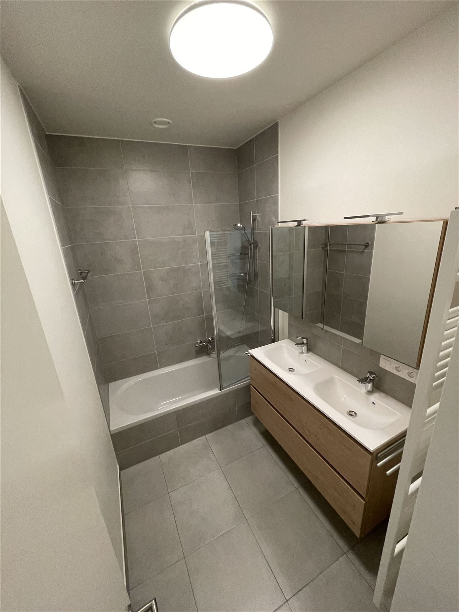 Appartement 2 slaapkamer met terras, berging en parkeerplaats foto 12