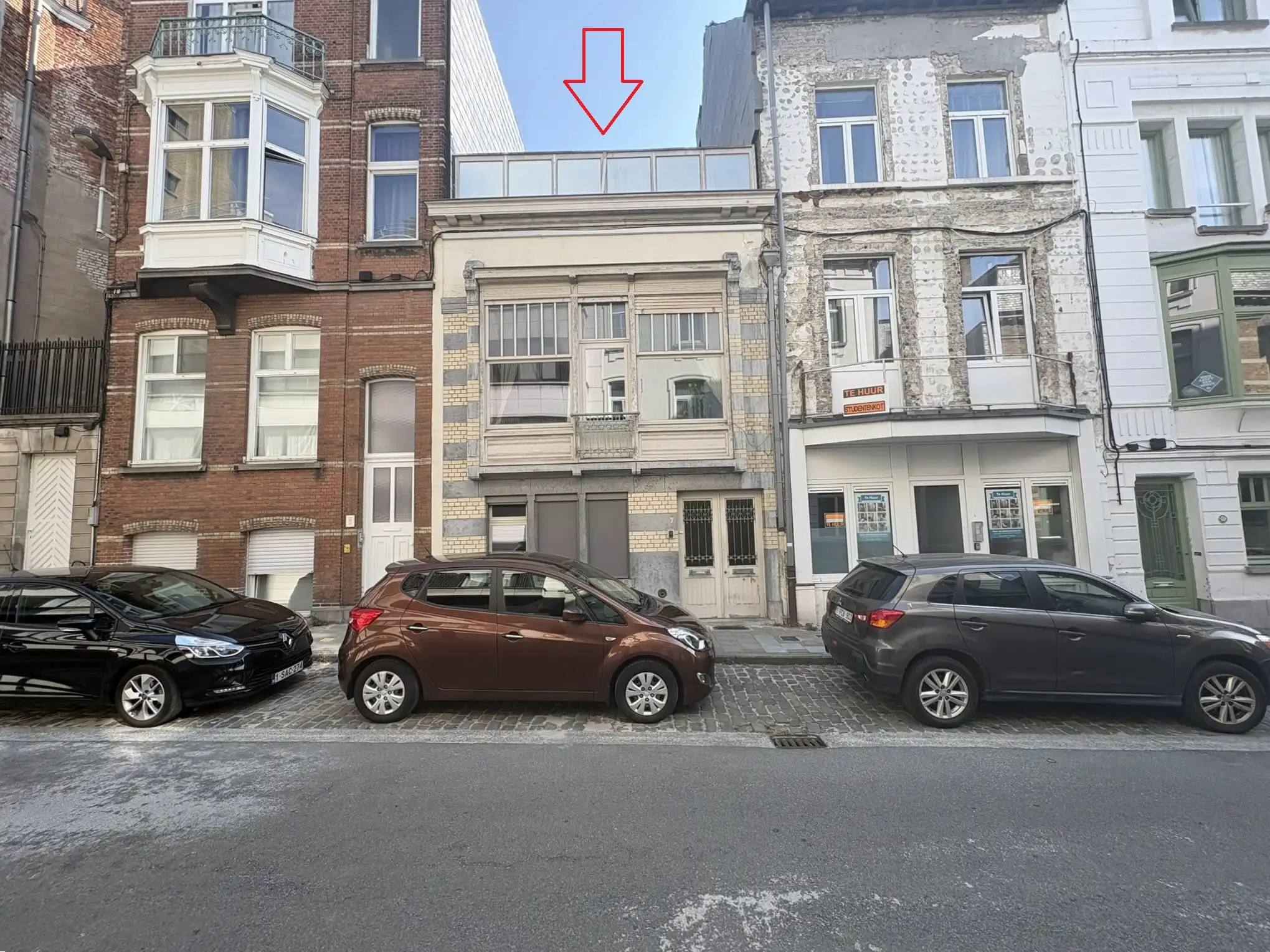 Ruime woning met zonnig terras nabij Gent-Sint-Pieters foto {{pictureIndex}}