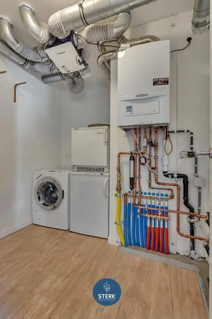 RECENT APPARTEMENT INCLUSIEF PARKING + 2 BERGINGEN IN CENTRUM LANAKEN !  foto 18