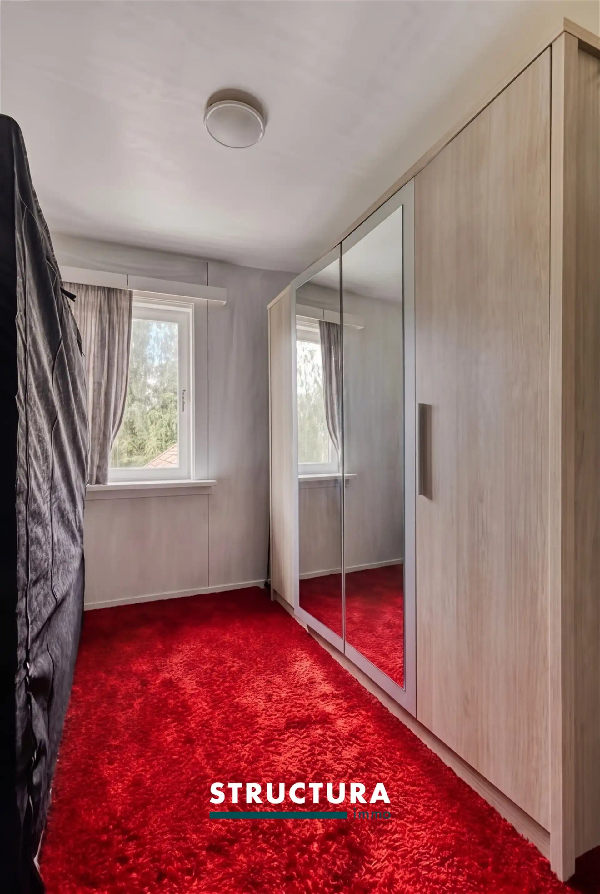 Ruime woning met tuin foto 15