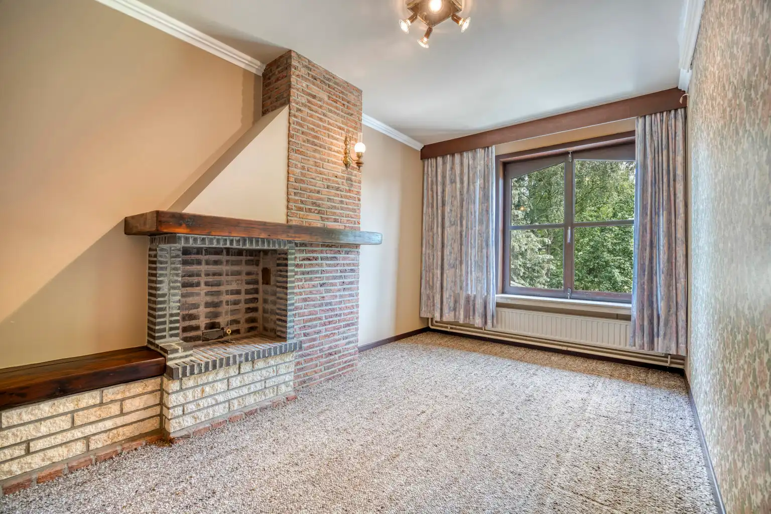 STATIGE VILLA VOOR PRIVE OF VRIJ BEROEP MET RUIME TUIN   foto 24