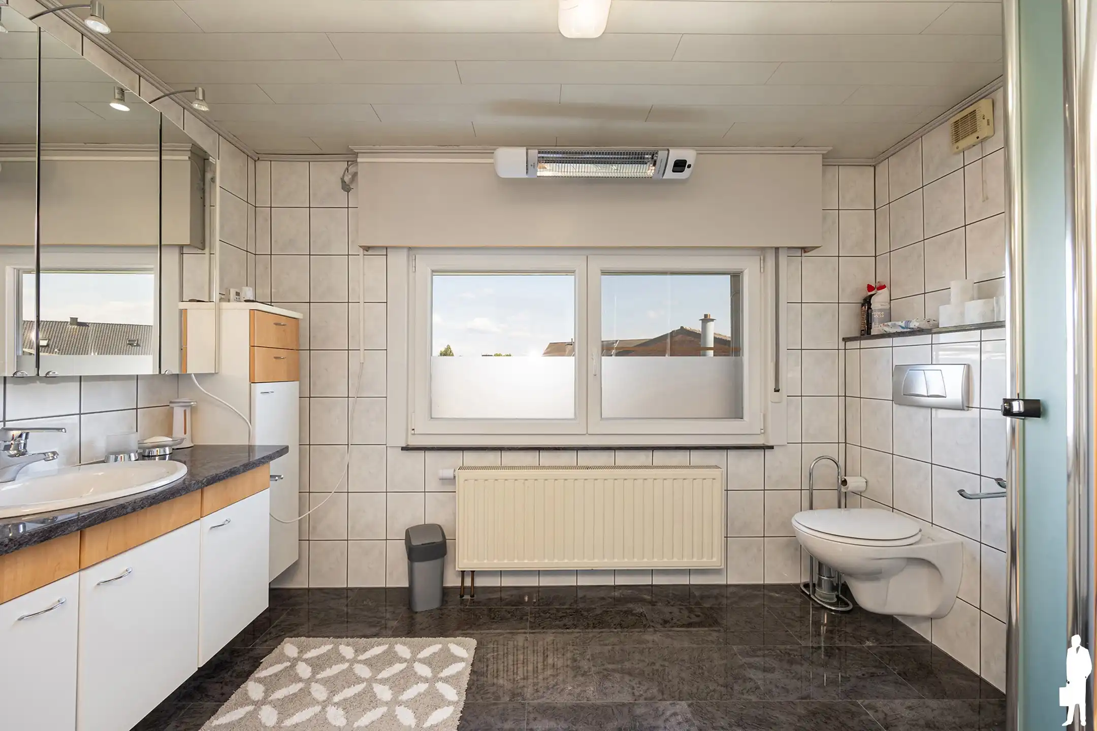 Zeer ruime gezinswoning met 4 slaapkamers op rustige ligging foto 15