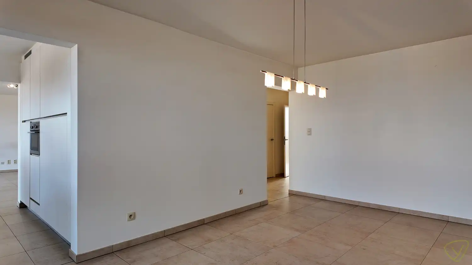 Lichtrijk appartement met panoramisch uitzicht op de Markt van Eeklo! foto 10