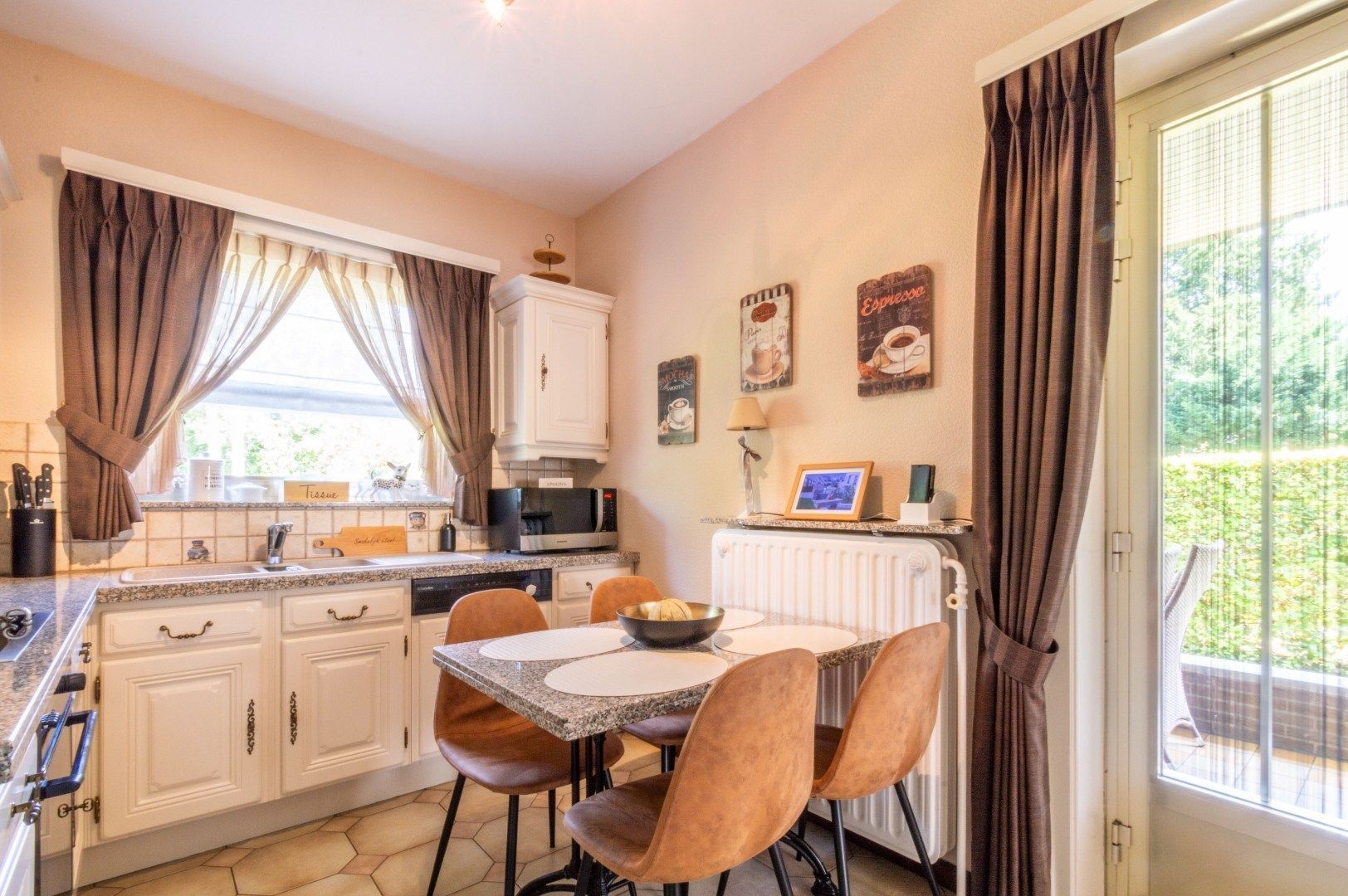 GELIJKSVLOERSVILLA MET 3 SLP IN WIJK GRAVENHOF ! foto 11