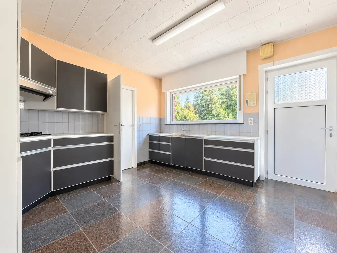 Unieke, uitzonderlijk ruime gezinswoning + tuin  (1589m²) foto 7