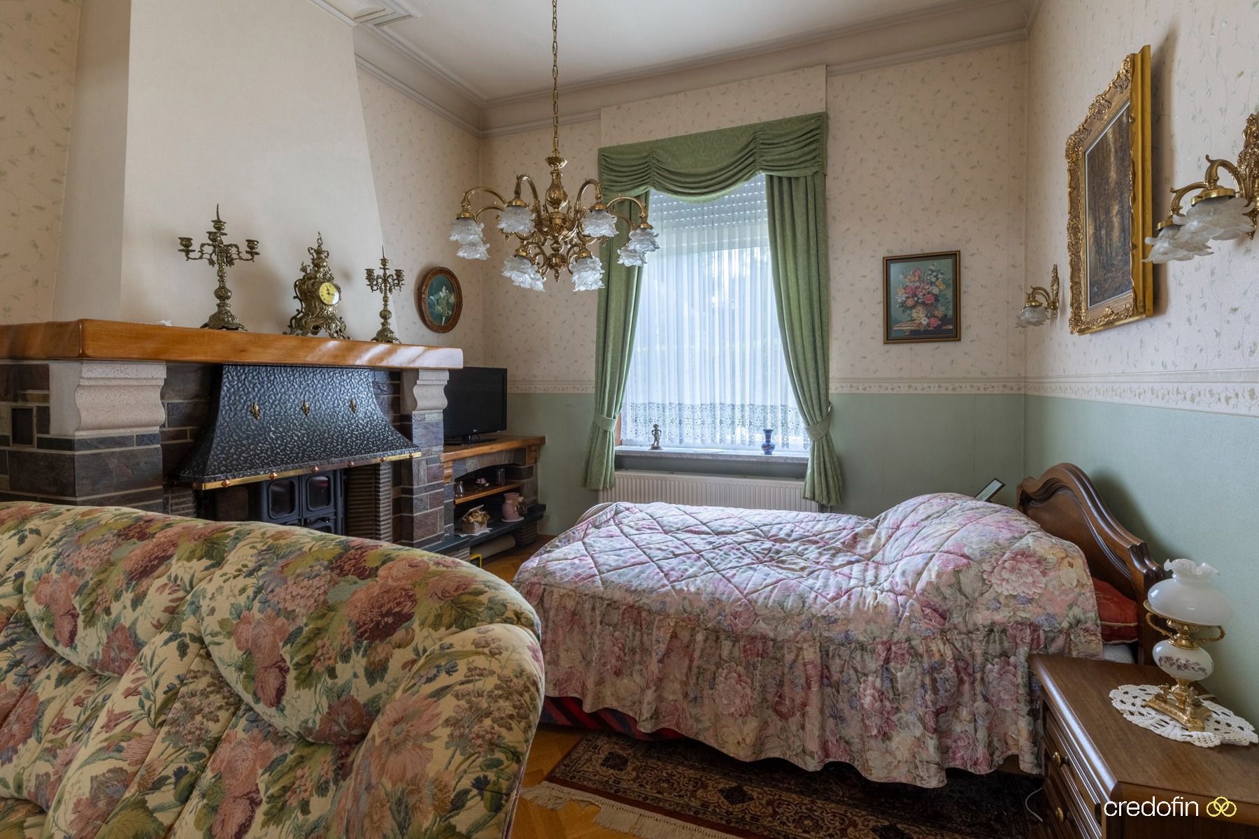 Ruime karaktervolle burgerwoning met zuidgerichte tuin in Evergem foto 4