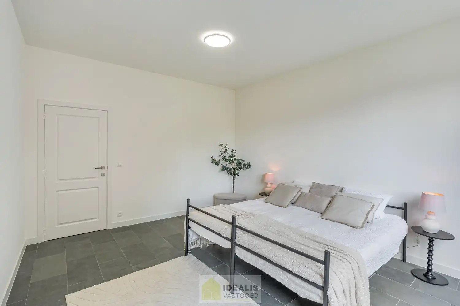 PRACHTIG GERENOVEERD GELIJKVLOERSAPPARTEMENT MET STADSTUIN IN HARTJE HAMONT! foto 29