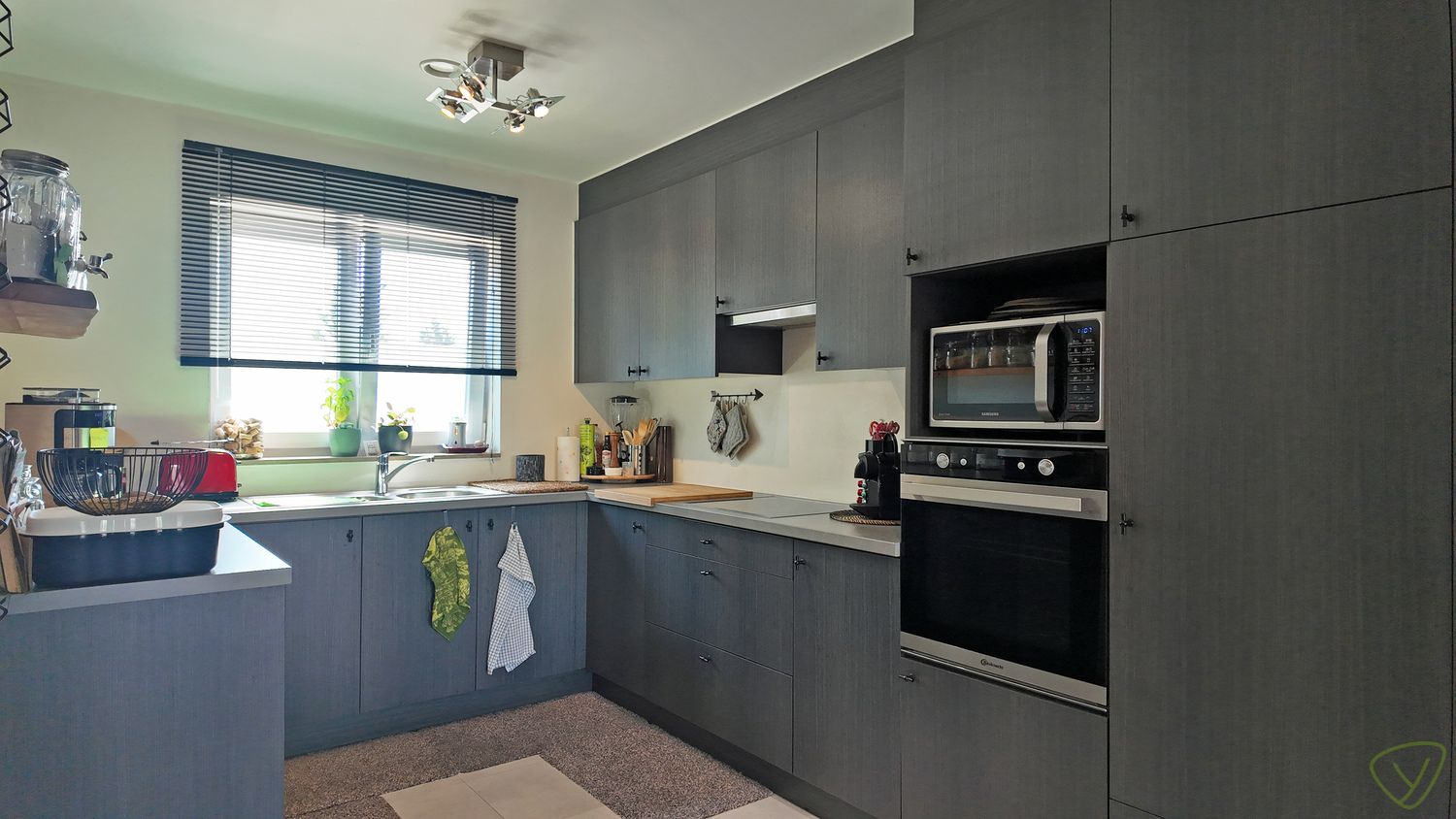 Modern wooncomfort in een rustige, residentiële omgeving te Eeklo! foto 2