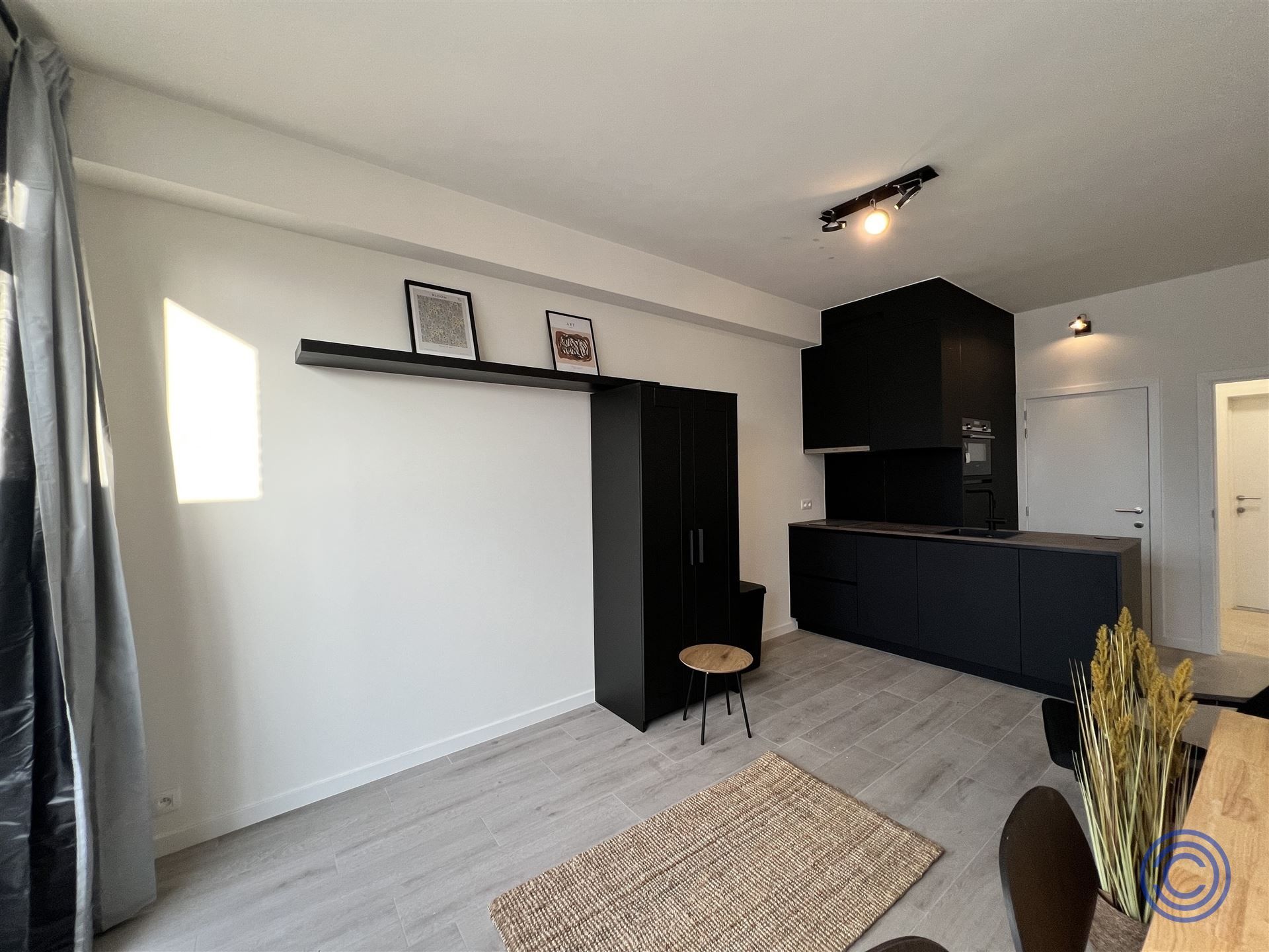 OPBRENGST:18 gerenoveerde studio's + kelder! foto 9