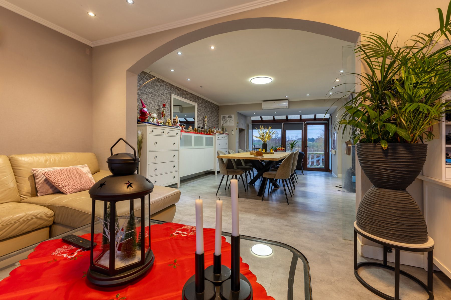 Gunstig gelegen woning met 4 slaapkamers en tuin foto 5