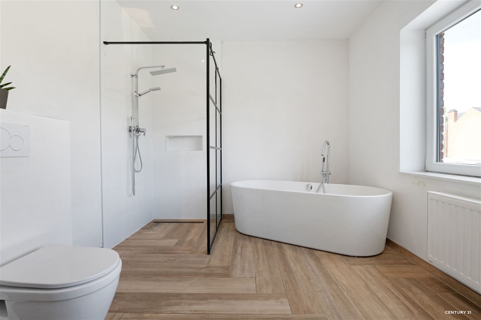 Instapklare, recent gerenoveerde woning met 3 slaapkamers foto 8