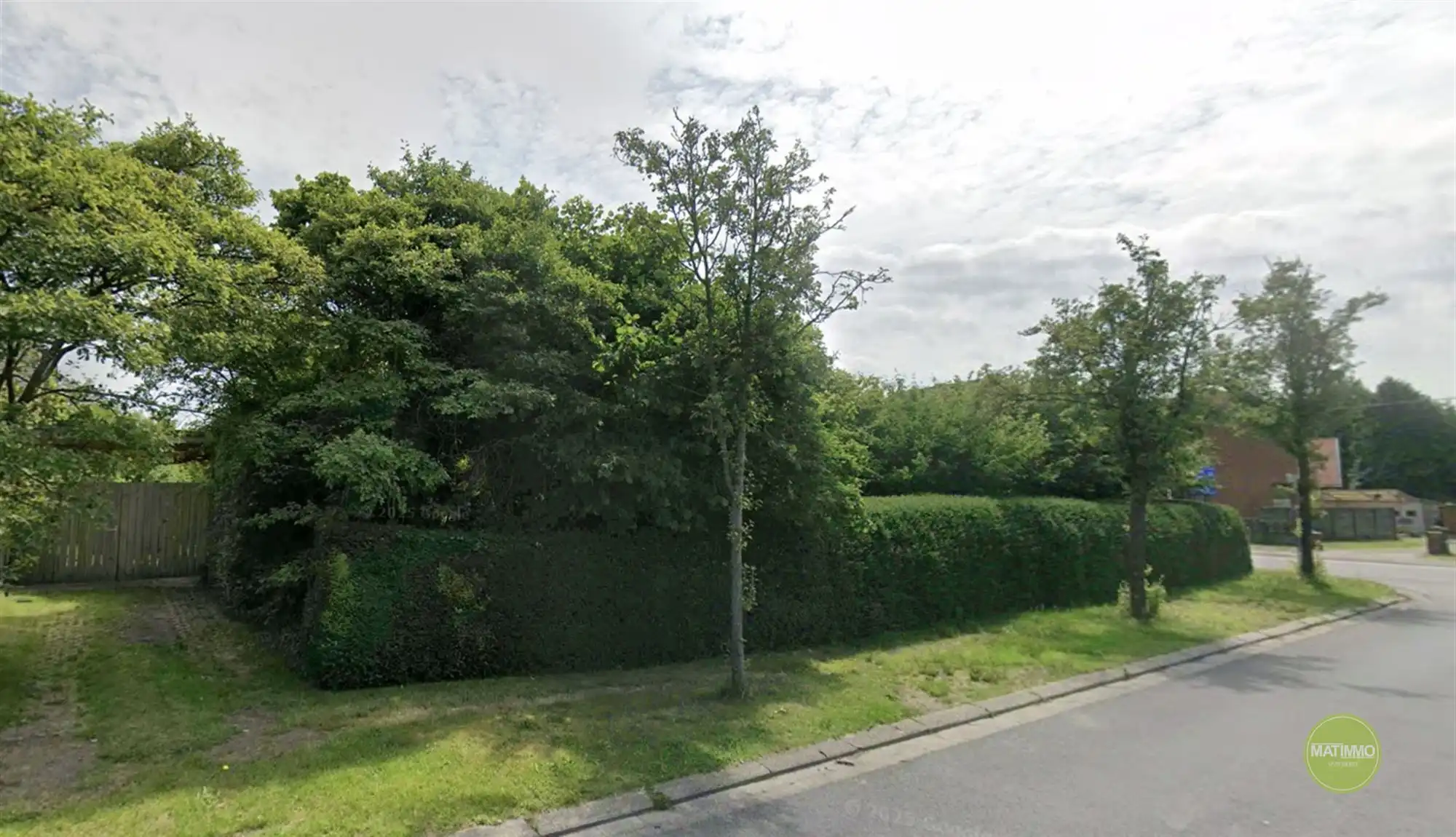 Bouwgrond voor open bebouwing met een oppervlakte van 604 m2 foto 2