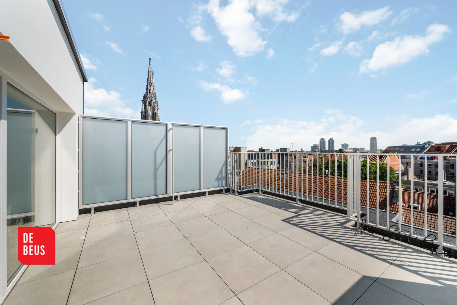 Fantastisch penthouse appartement met zonnig terras en zicht op jachthaven foto {{pictureIndex}}