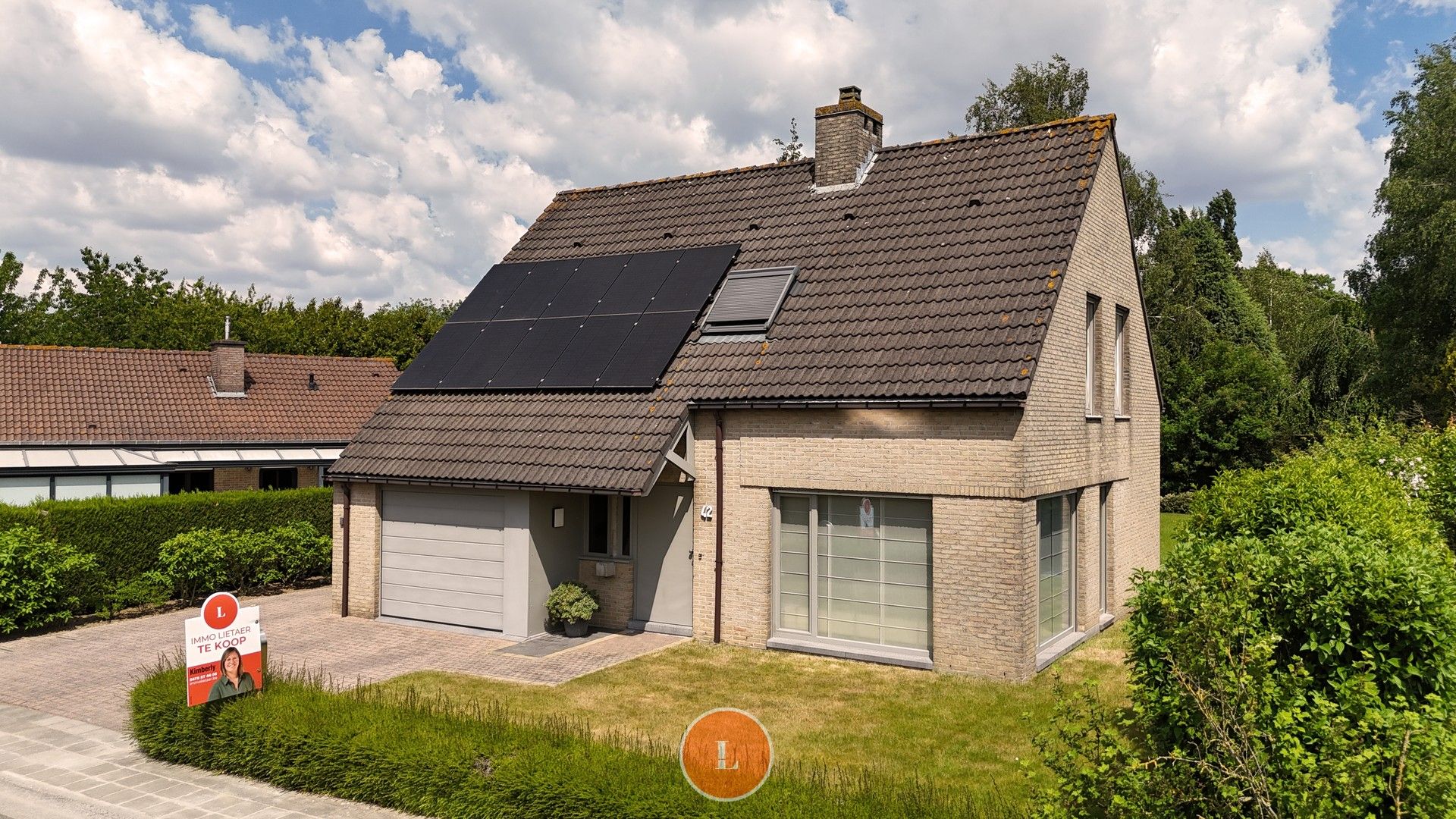 Ruime en rustige gelegen woning op een perceel van 744m² foto {{pictureIndex}}