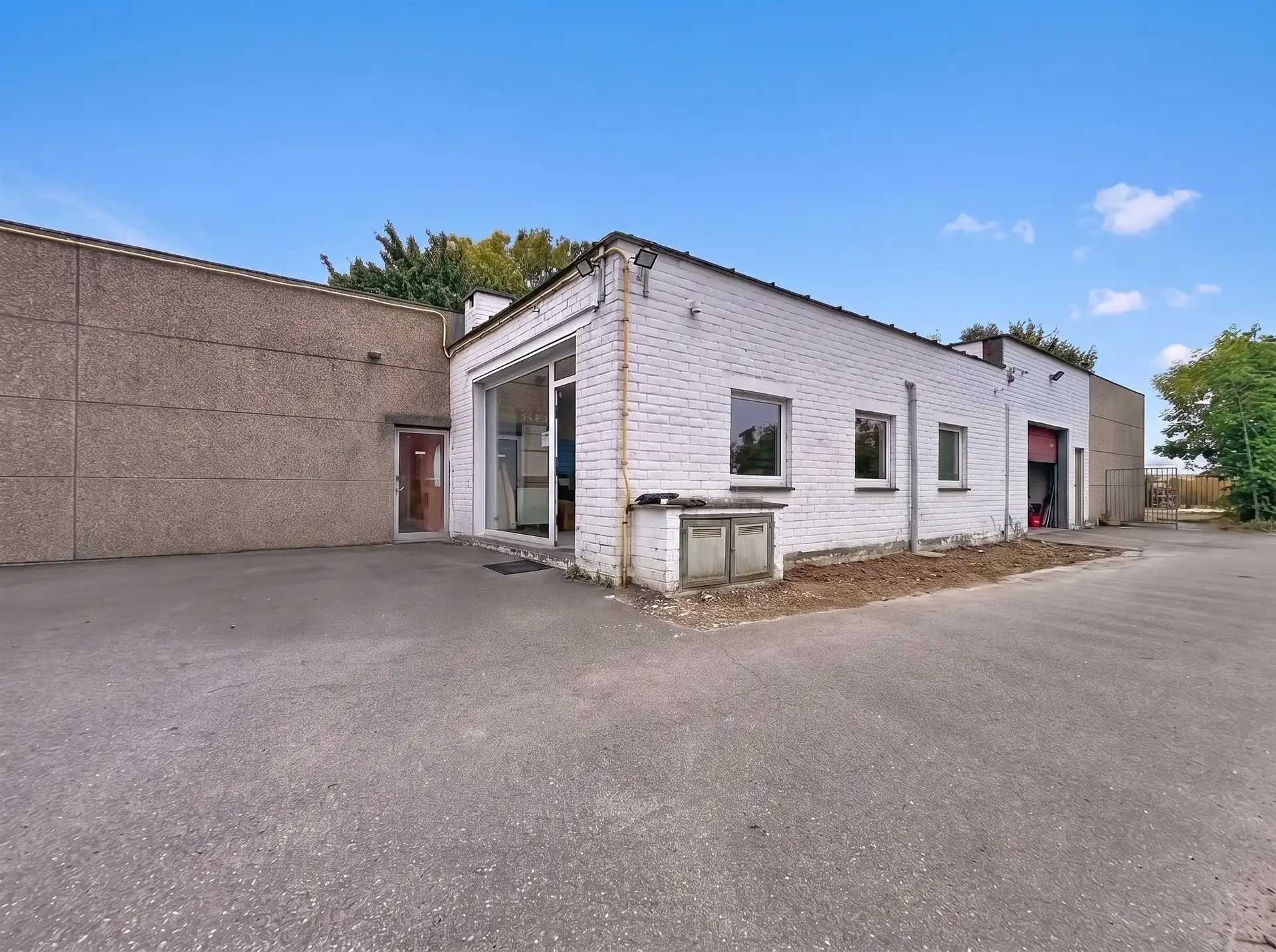 Woning met magazijn en kantoor op perceel van 2185m² foto 19