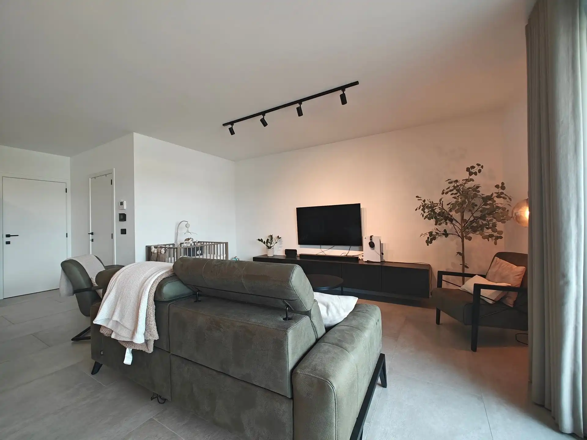 Ruim, instapklaar appartement met 2 slaapkamer, ruime autostaanplaats en berging in de kelder  foto 10