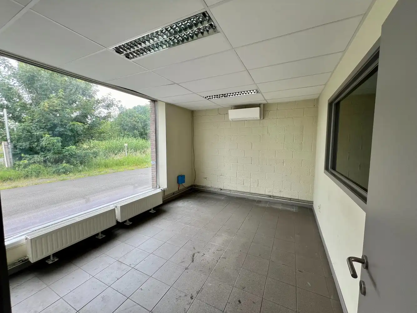 LAATSTE handelspand/loods op zeer goede ligging! foto 8
