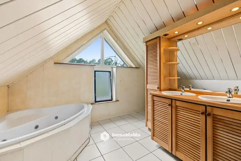 VRIJSTAANDE WONING MET 3 SLPKS EN ROYALE TUIN TE KOOP IN SXW foto 19