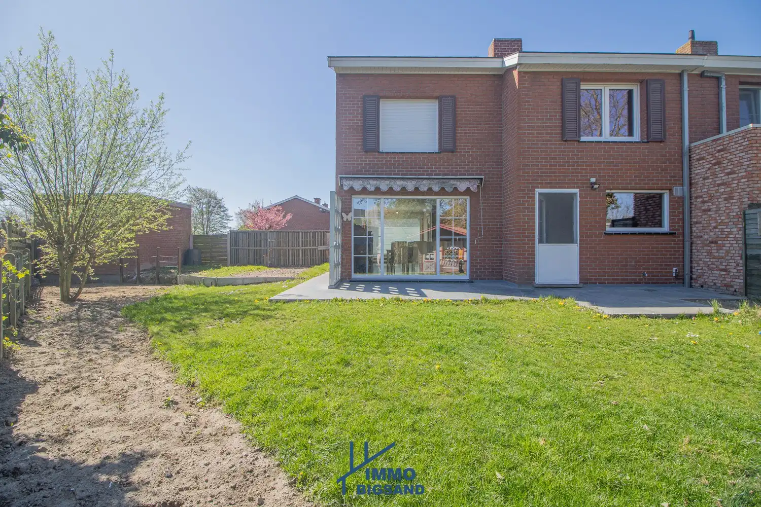Halfopen woning met 4 slaapkamers en zonnige tuin in Rollegem-Kapelle foto 3