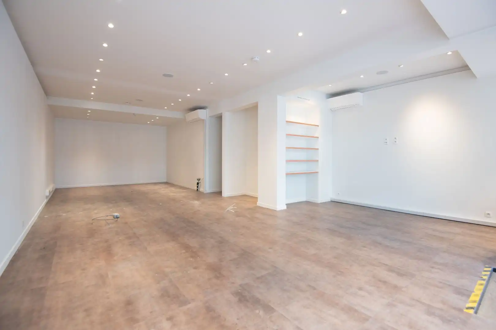 Handelspand met topligging op de Kustlaan foto 3