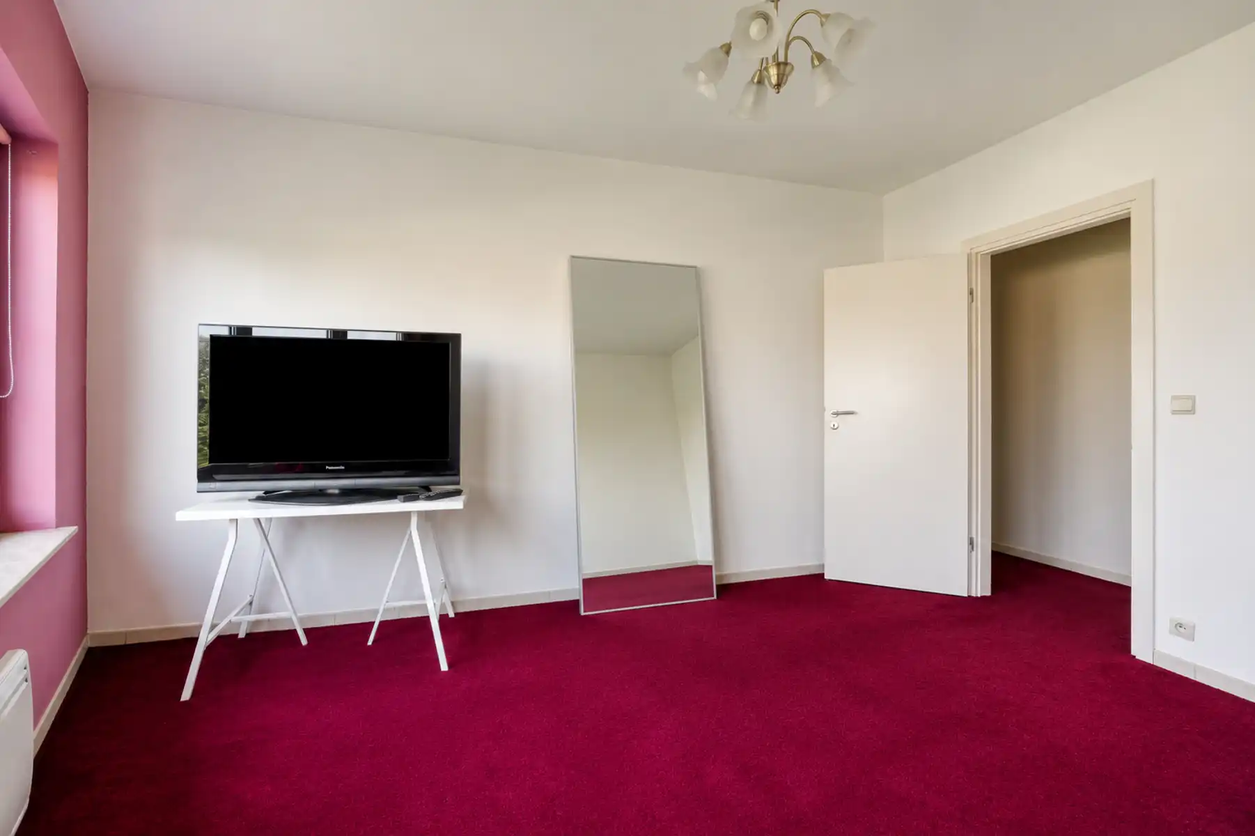 Ruim 2-slaapkamerappartement met terras en parking foto 12