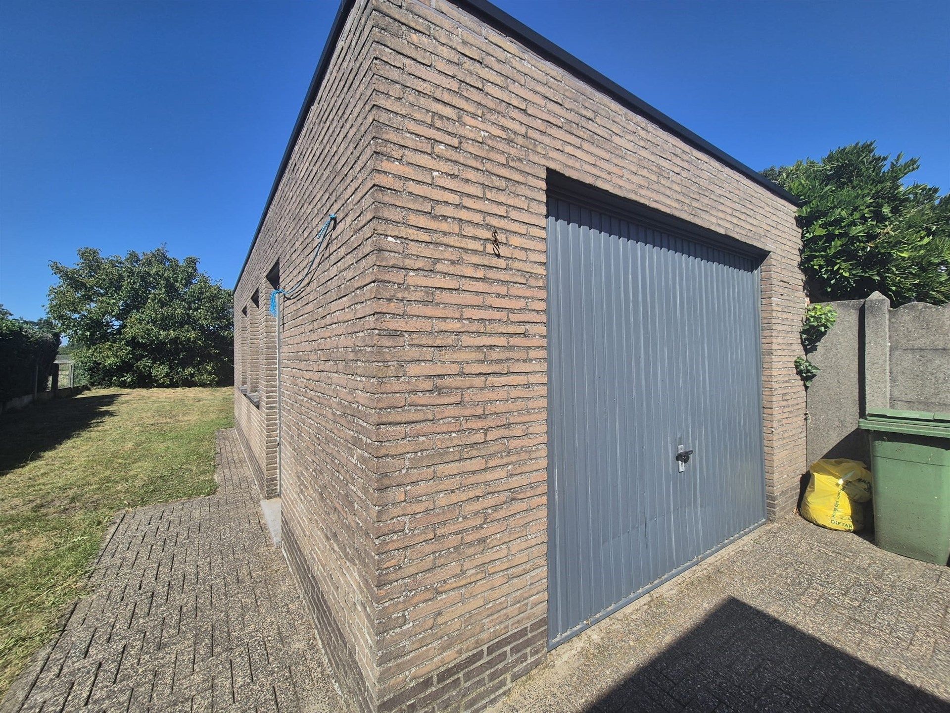 Mooi gelegen halfopenbebouwing met tuin en garage. foto 15