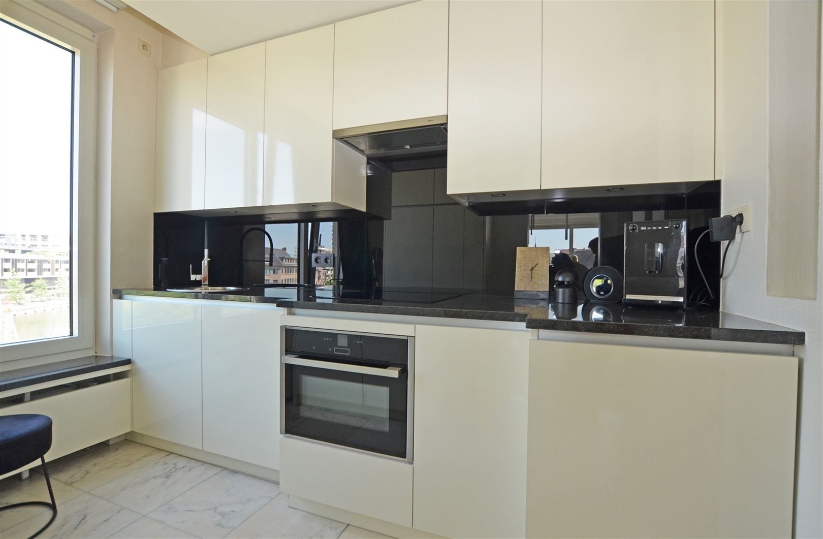 2-slaapkamerappartement met zicht op de jachthaven van Hasselt foto 8