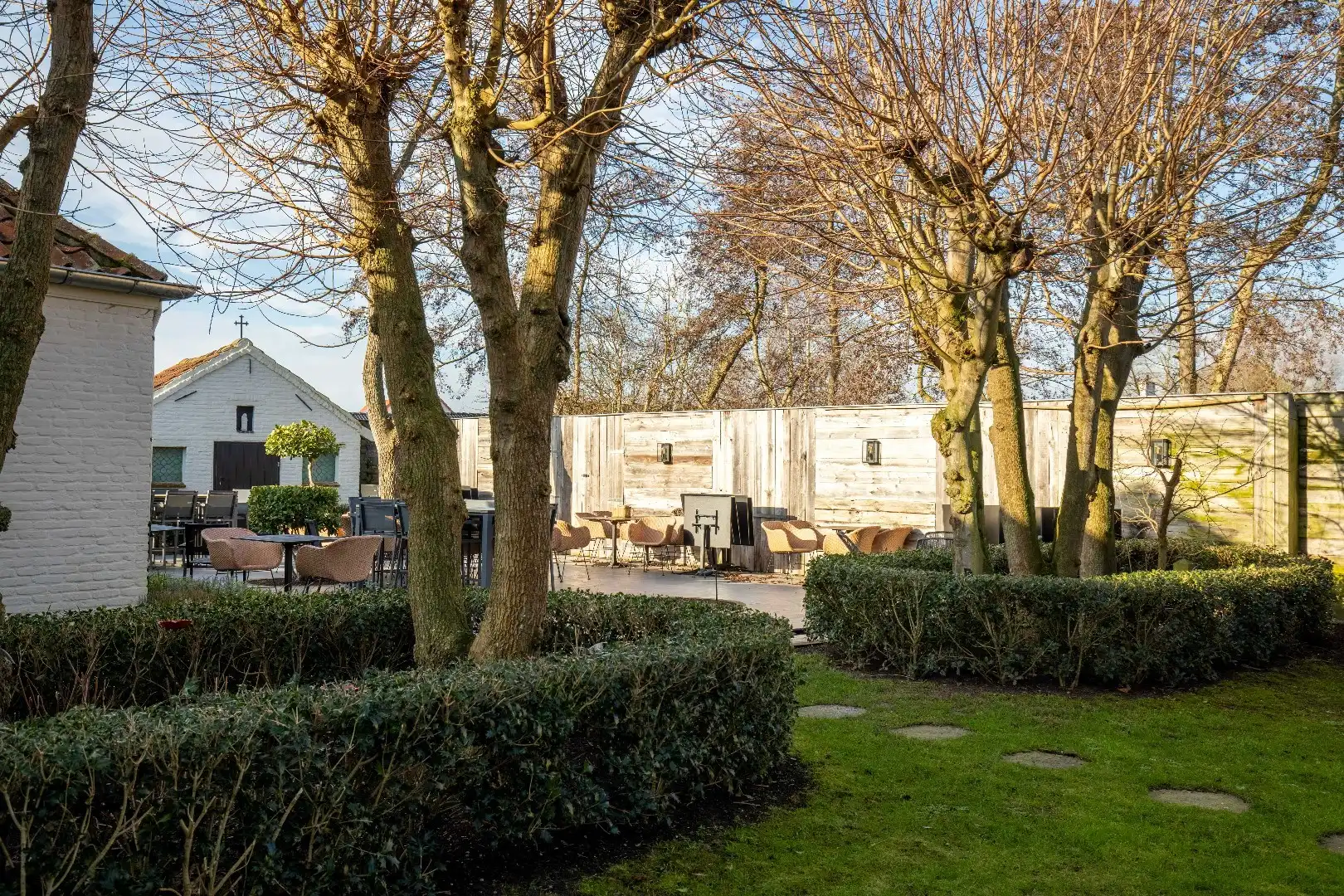 Luxe horecazaak met woonst, parking, terrassen en bureel te Oostduinkerke. foto 28