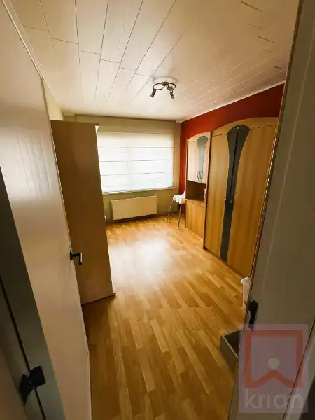 Instapklare gezinswoning met 4 slaapkamers, mooie grote tuin en ruime parkeermogelijkheden foto 21