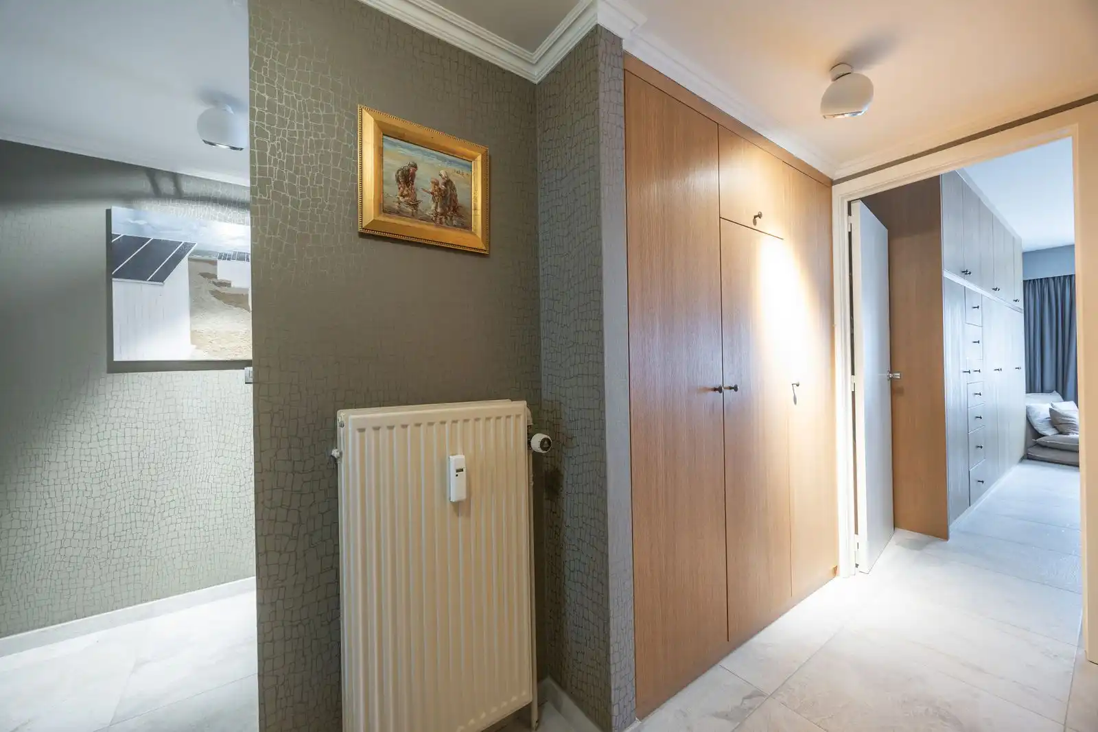 Stijlvol en ruim appartement met 1 slpk (23m2) pal aan het strand foto 13