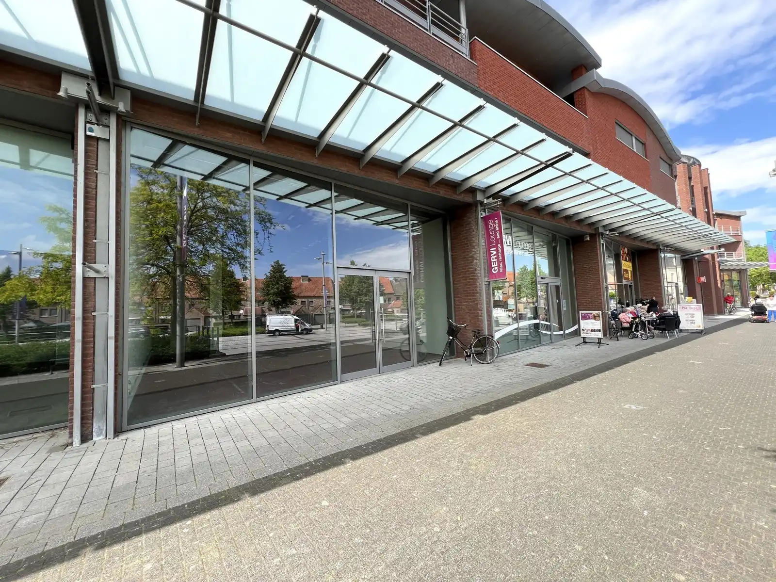 Commerciële ruimte te huur foto {{pictureIndex}}