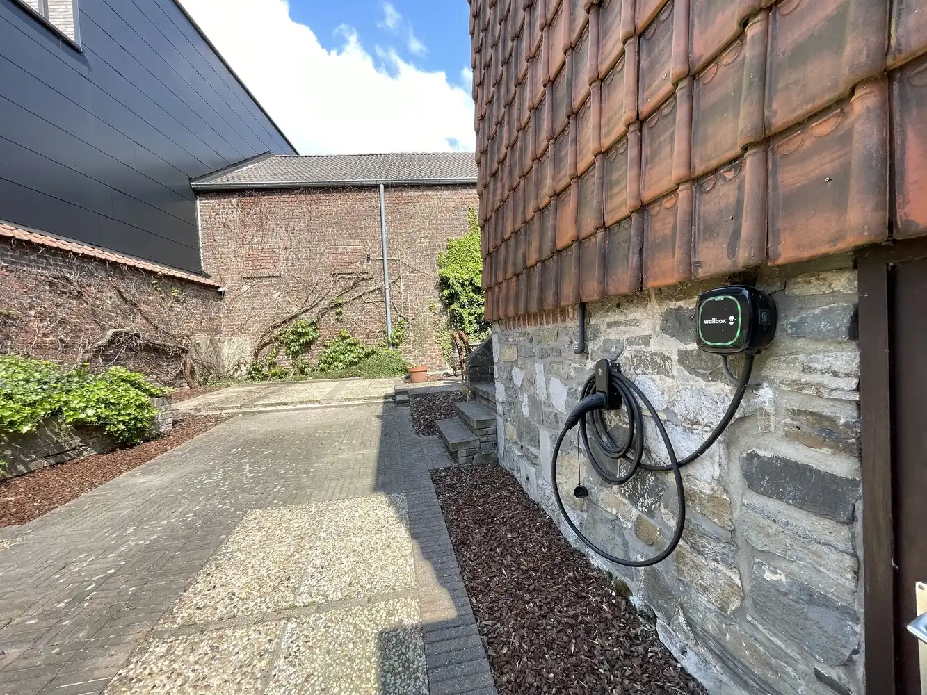 Unieke gerenoveerde woning met 5 slaapkamers en bureau foto 30