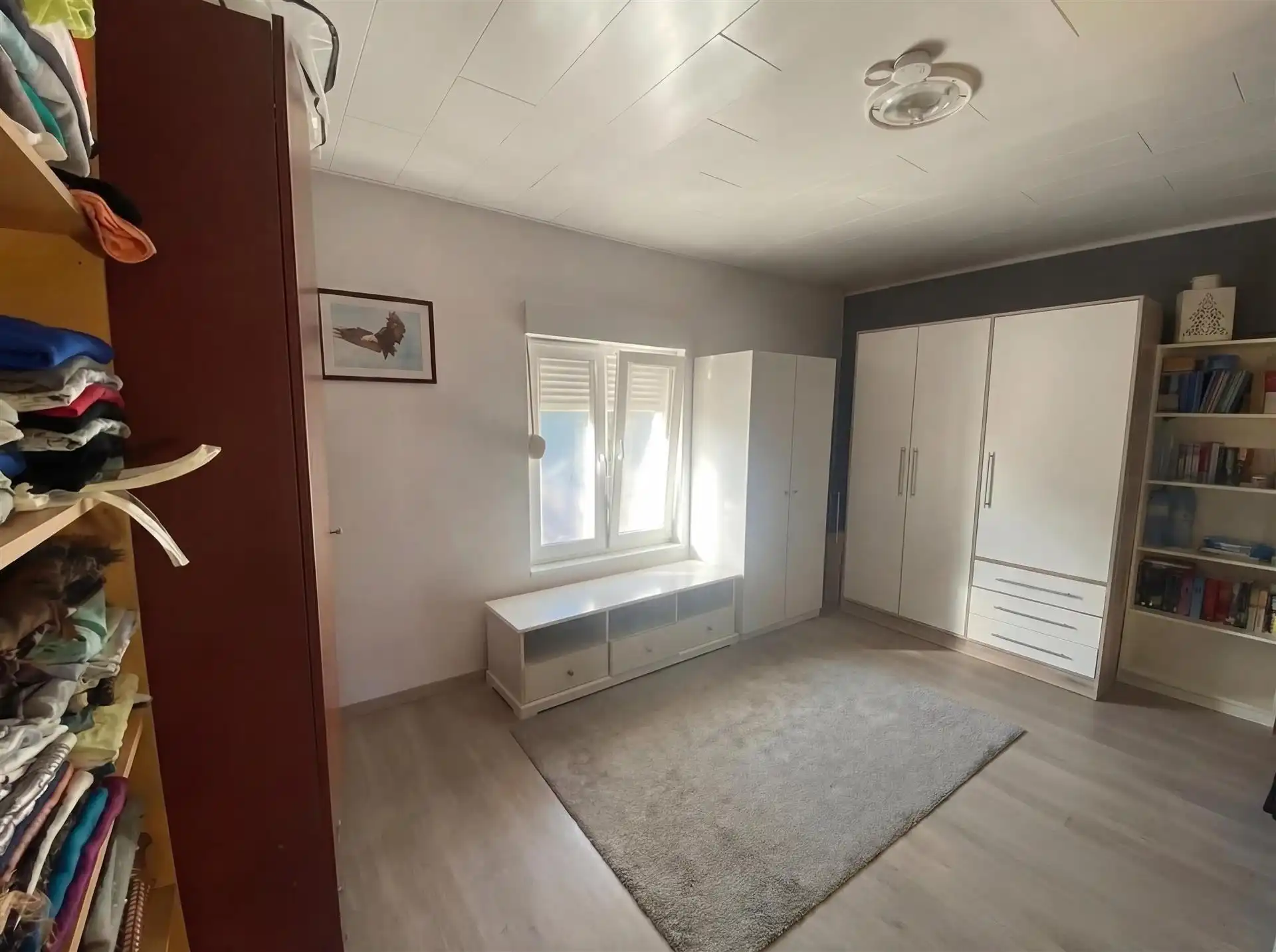 Ruime woning met vier slaapkamers en grote tuin te Aalst foto 5