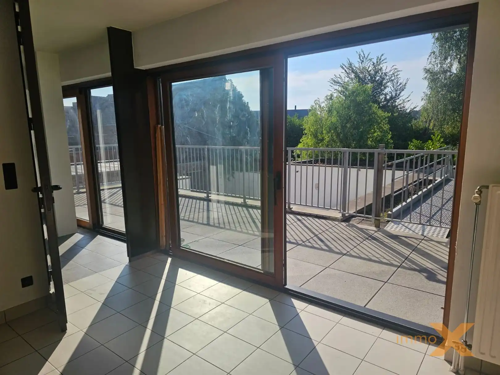 GROOT DUPLEXAPPARTEMENT MET RUIM TERRAS EN GARAGE foto 5