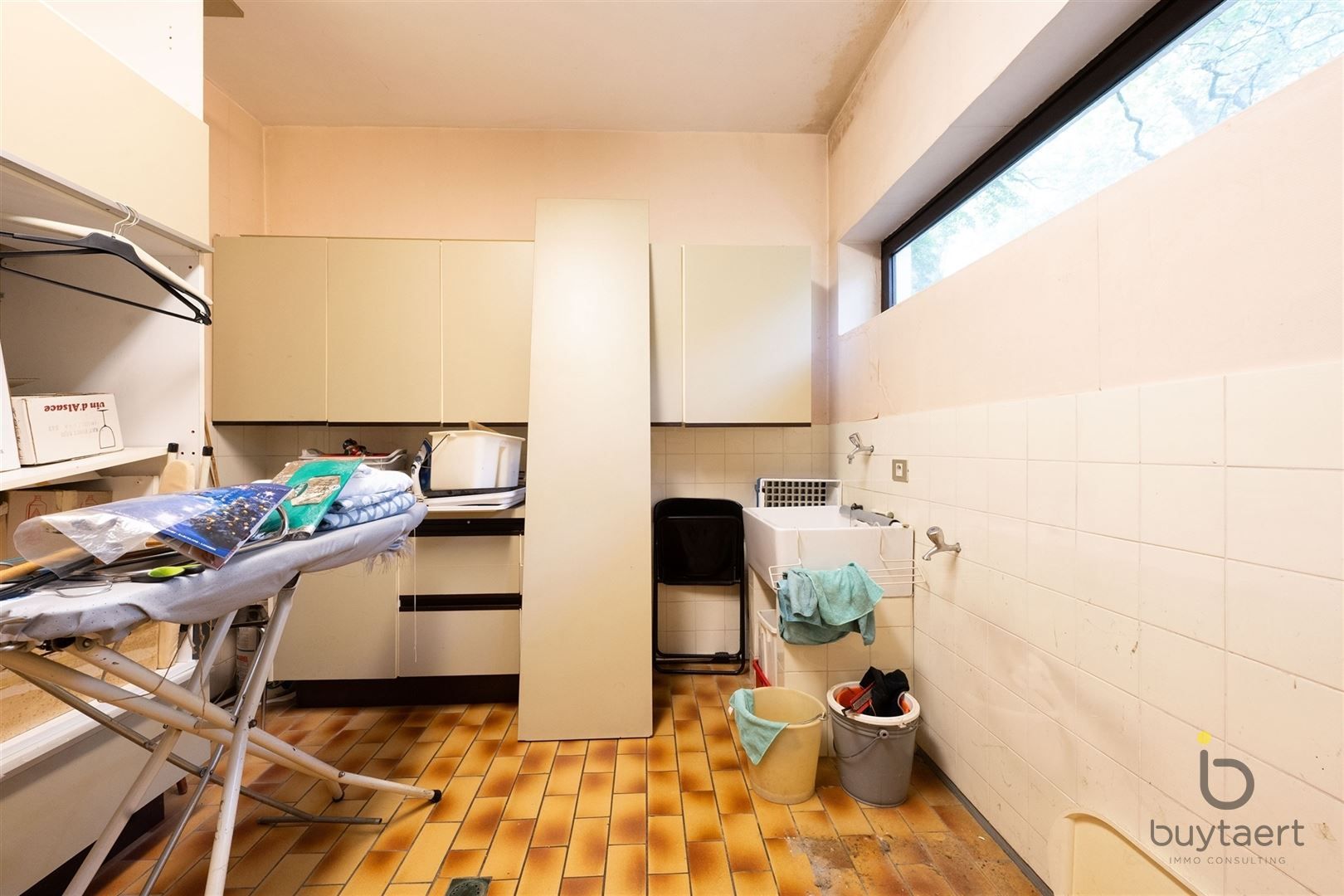 RUIMTE, LICHT ÉN KARAKTER: TE RENOVEREN 70’S VILLA MIDDEN IN HET GROEN! foto 24