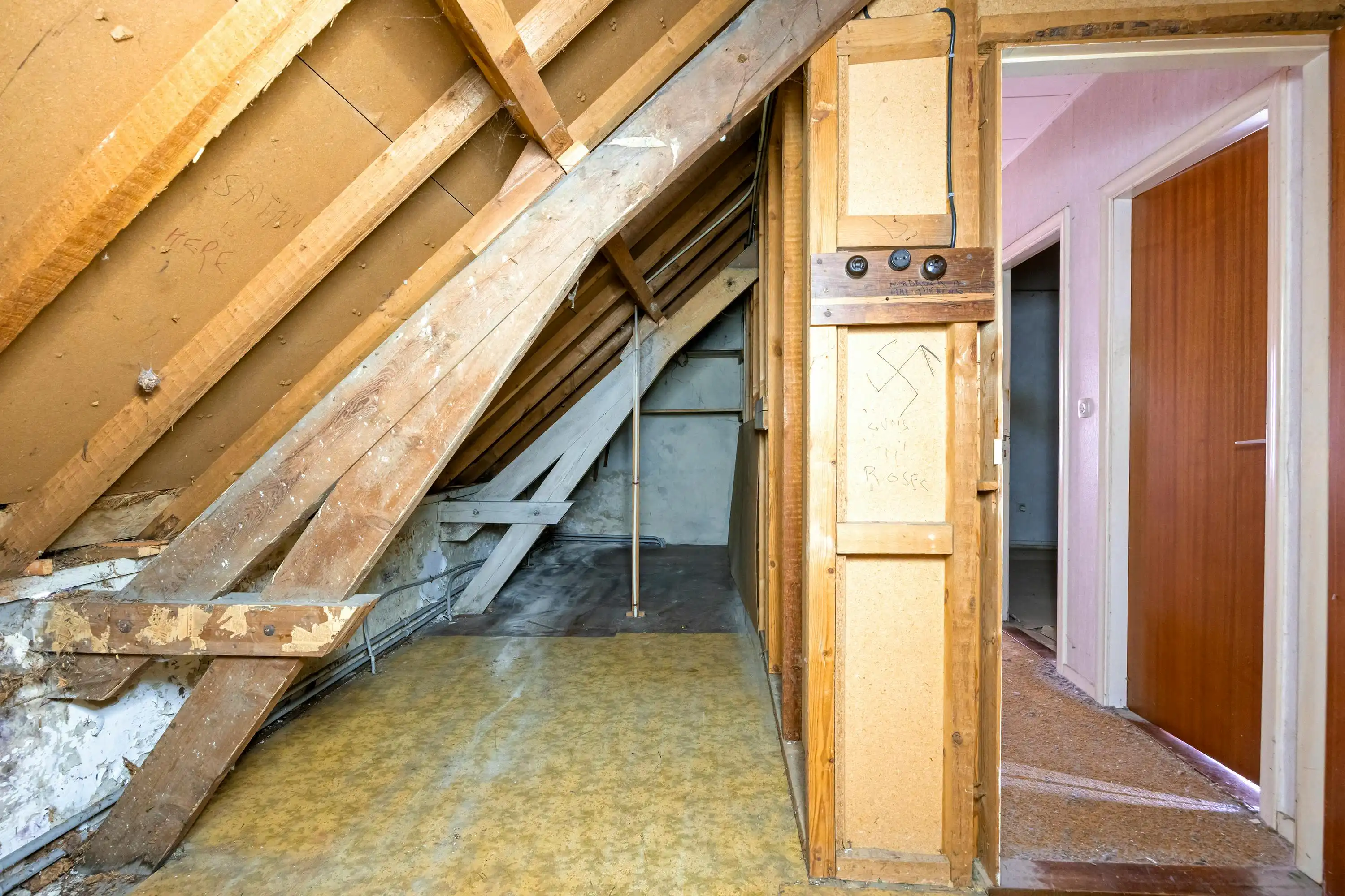 Volledig te renoveren woning te koop in Essen-centrum! foto 13