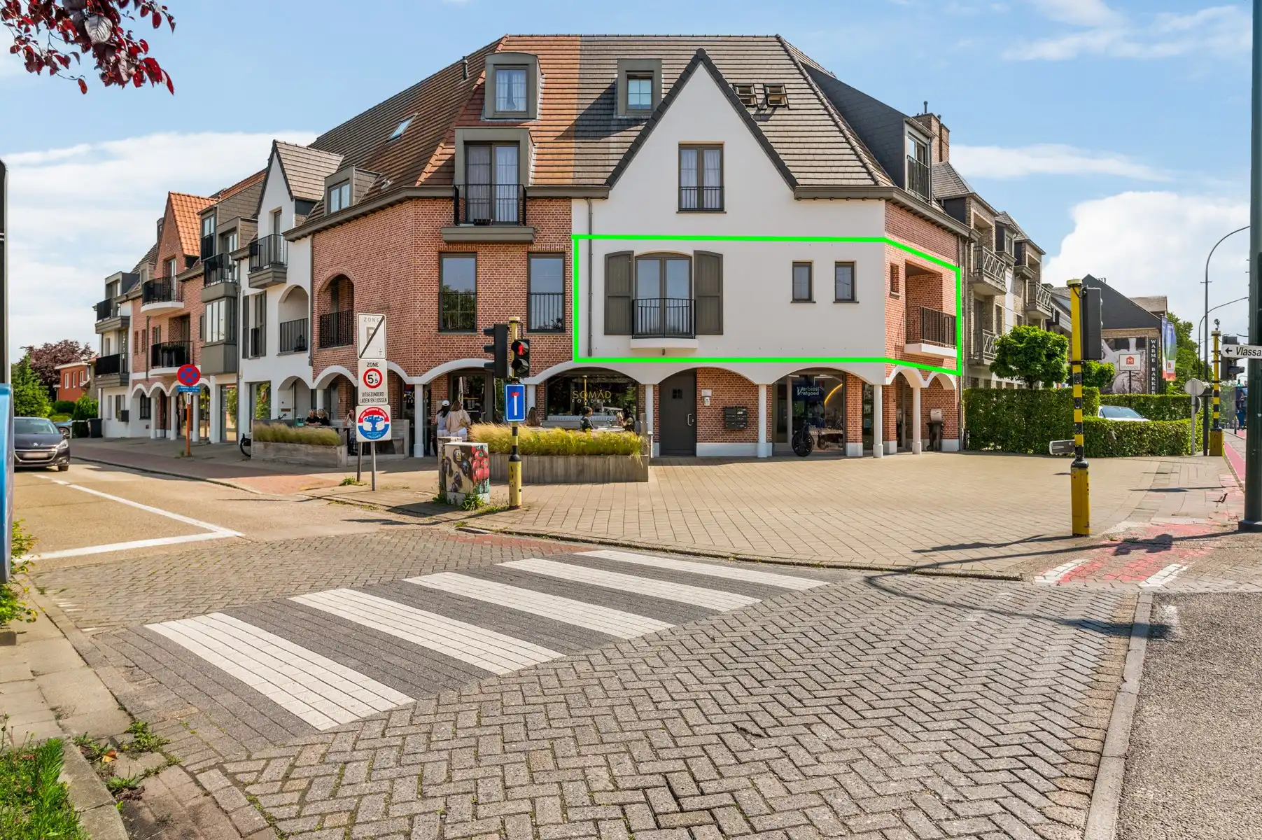 Gezellig en lichtrijk hoekappartement met 2 slaapkamers, 2 terrassen, autostaanplaats en kelder in hartje ’s-Gravenwezel foto 16