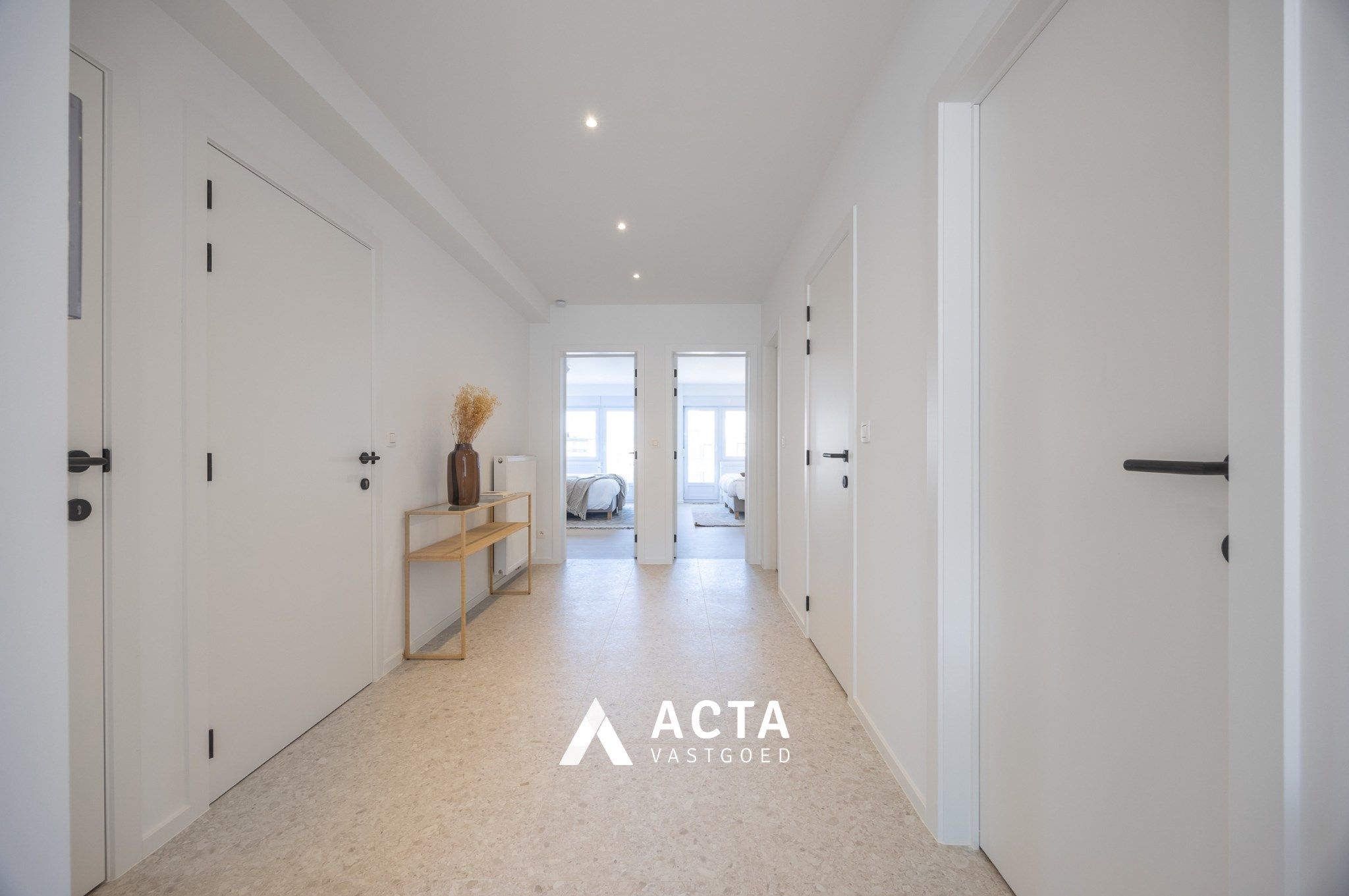 Gerenoveerd appartement op de zesde verdieping aan het Leopold I Plein foto 12