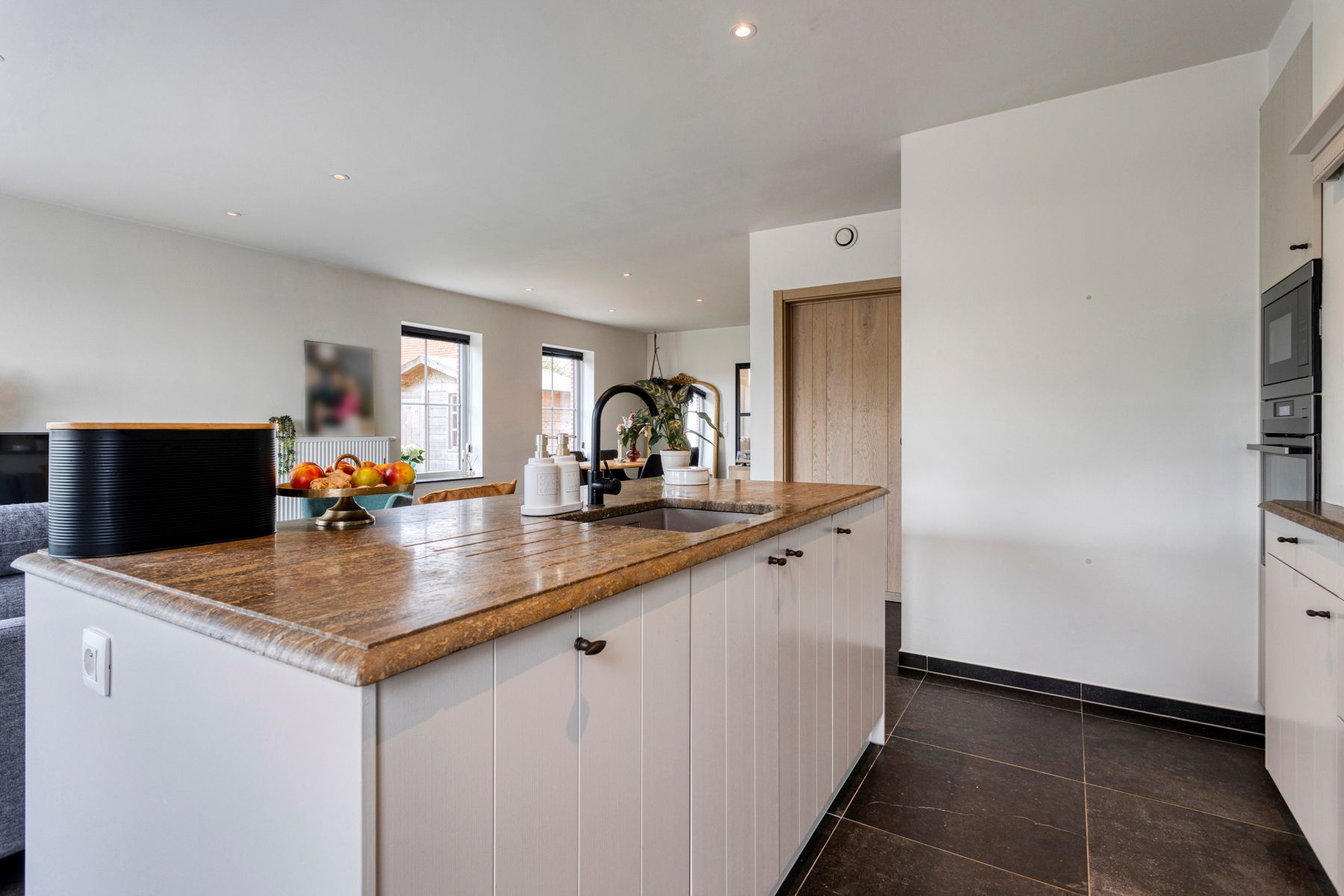 Charmante woning in Pastoriestijl met zonnepanelen! foto 10
