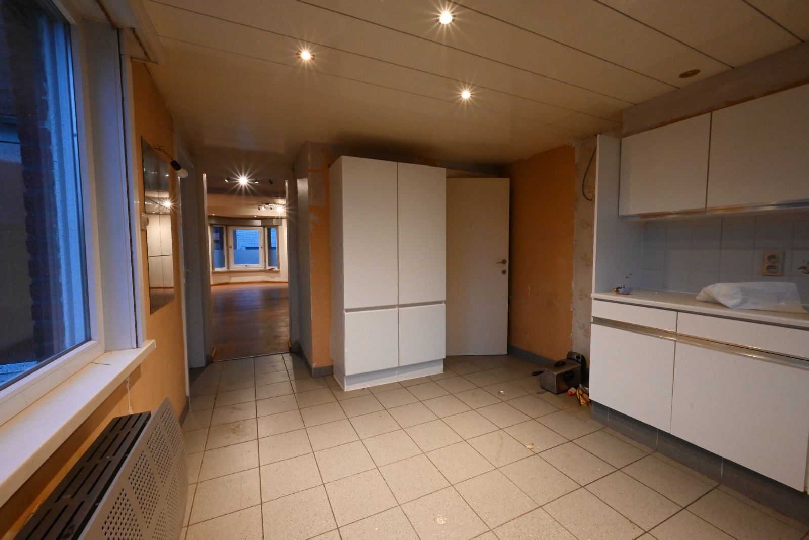 Ruime gezinswoning met 4 slaapkamers in het hartje van Staden! foto 8