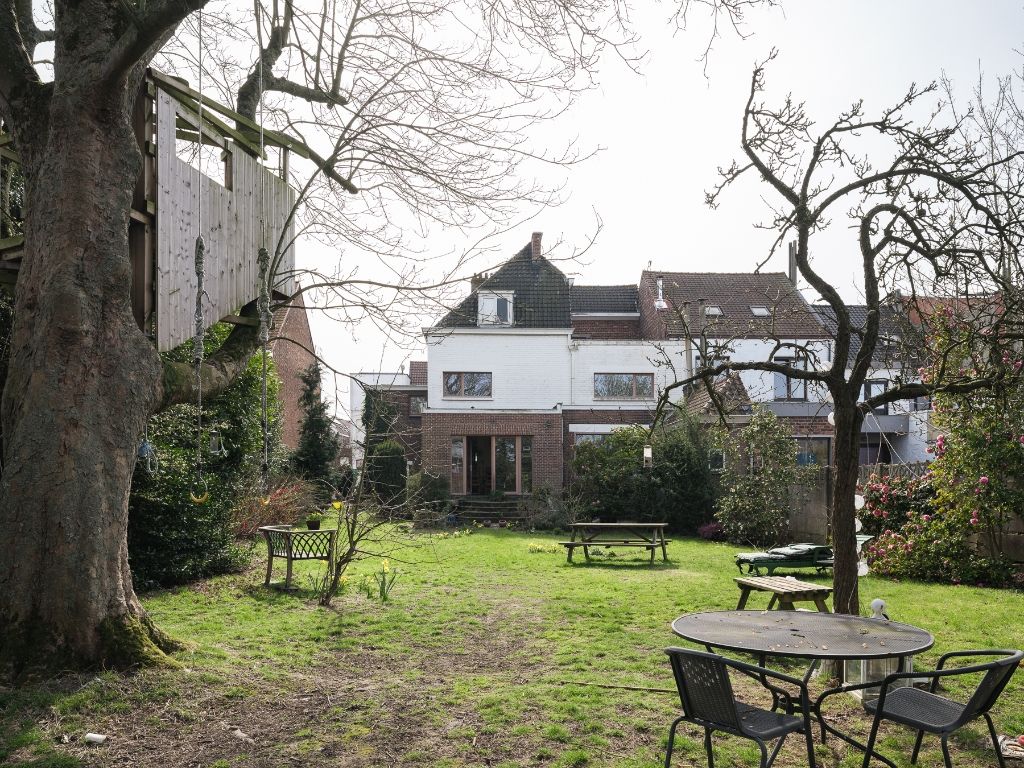 Wondelgem - Ruime (397 m2 bvo) en karaktervolle, op te frissen burgerwoning met art-déco elementen en prachtige tuin op een boogscheut van het Centrum van Gent. foto 10