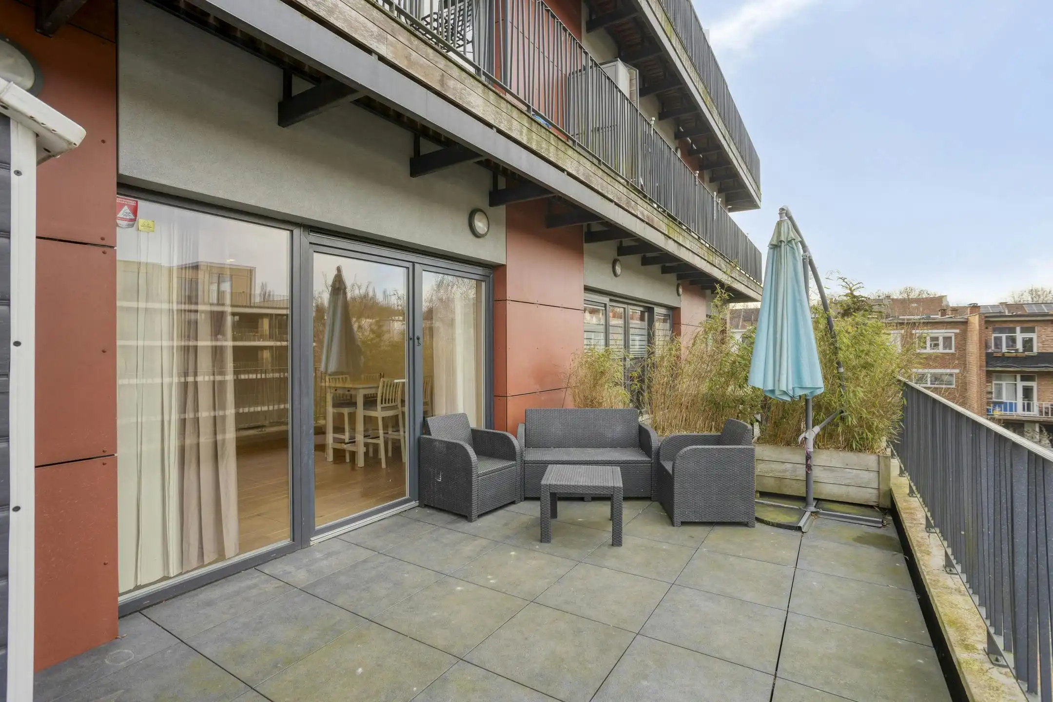 Appartement 3 slaapkamers met ruim terras en staanplaats foto 5