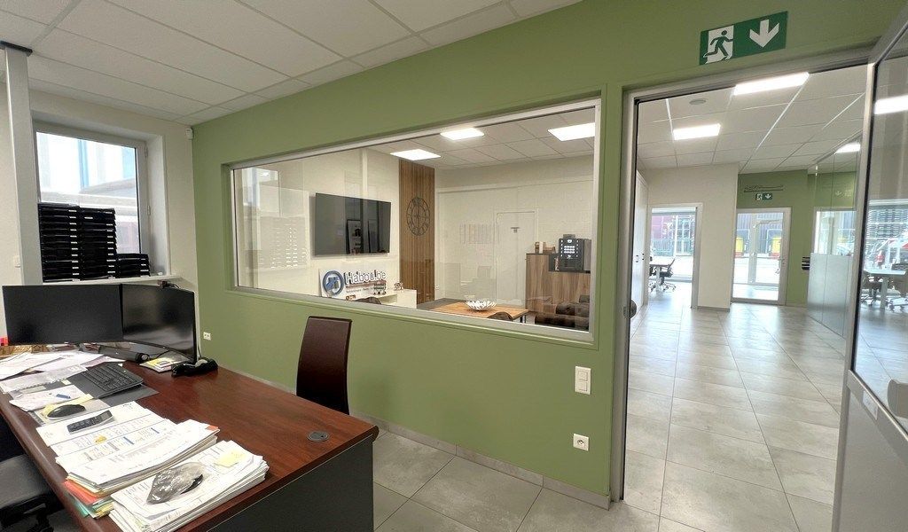 Bedrijfspand te koop in industriezone Hoogveld te Dendermonde foto 4