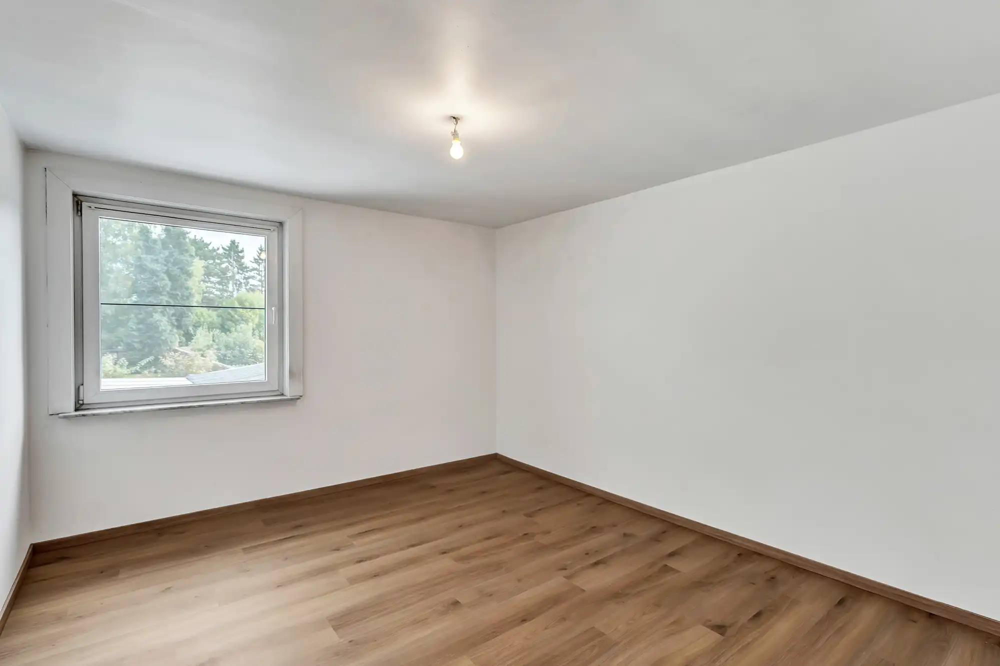 Goed onderhouden ruime rijwoning met tuin foto 16