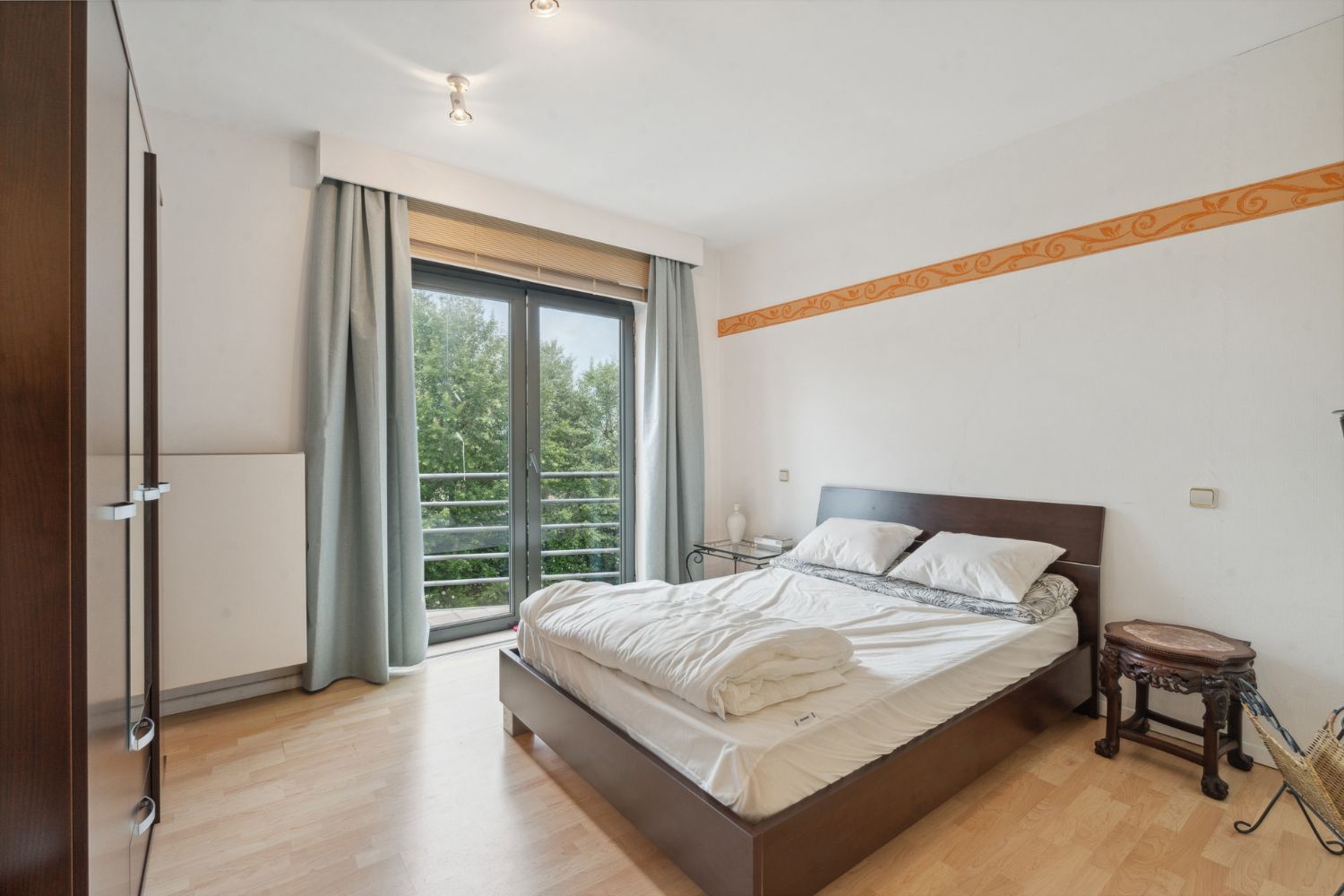 Ruim vier slaapkamer appartement met zongericht terras en zicht op het water foto 11