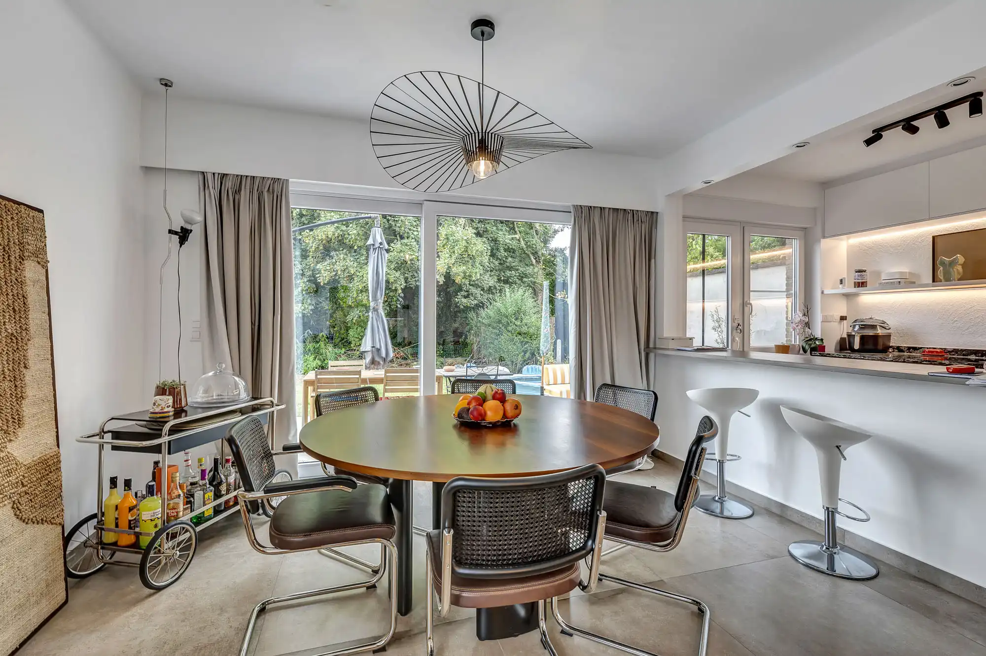 Gerenoveerde woning met 4 slpks op strategische locatie! foto 8