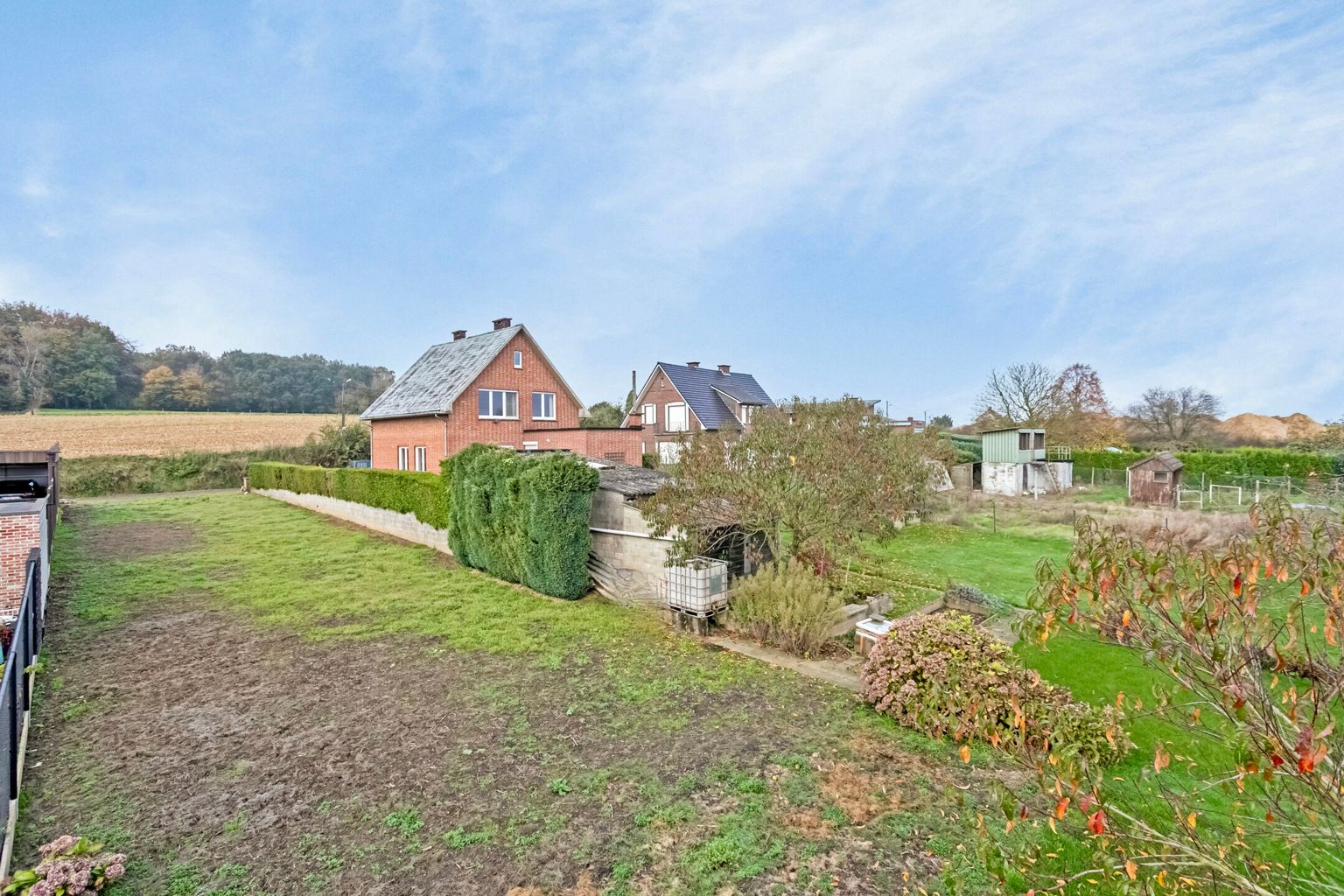 WONING MET UITBREIDINGSMOGELIJKHEDEN EN AANPALENDE GROND  foto 30