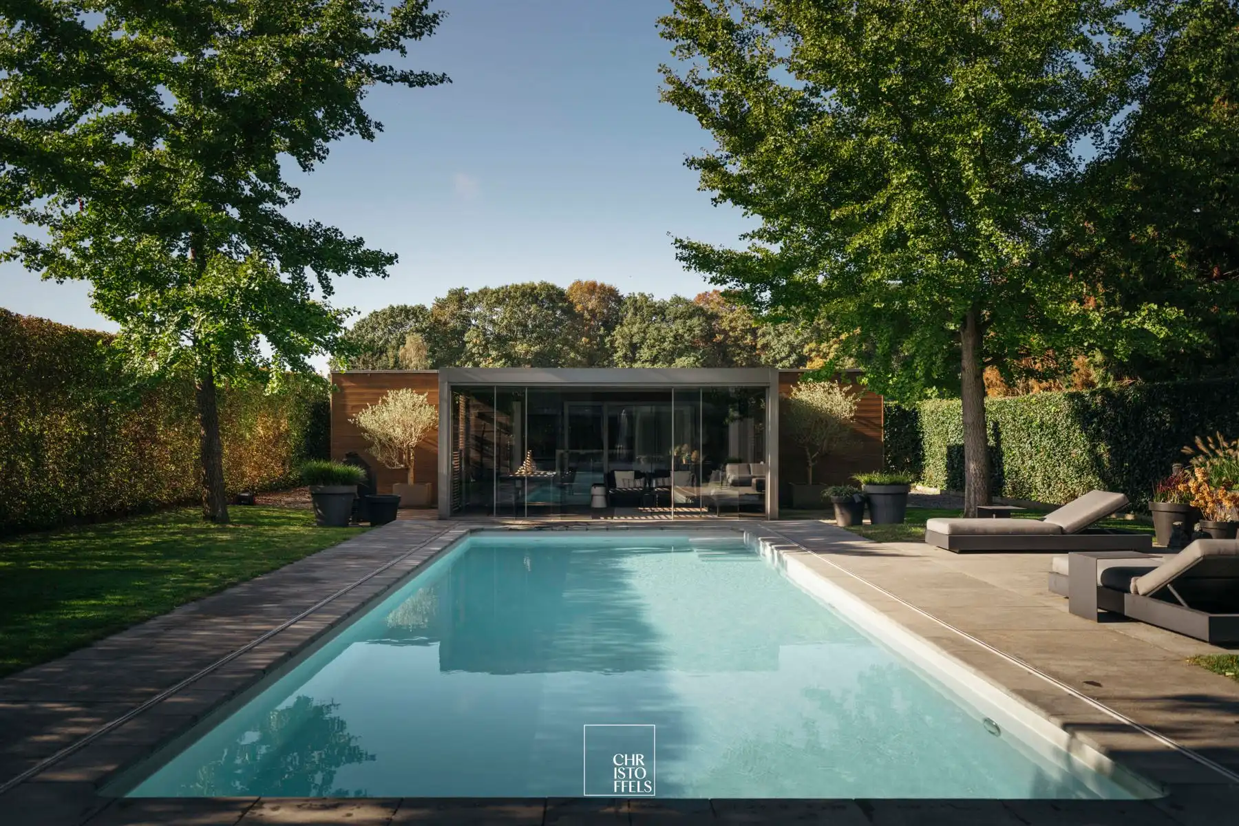 Moderne villa (374 m²) met zwembad en poolhouse op perceel van 1.039 m² foto 10