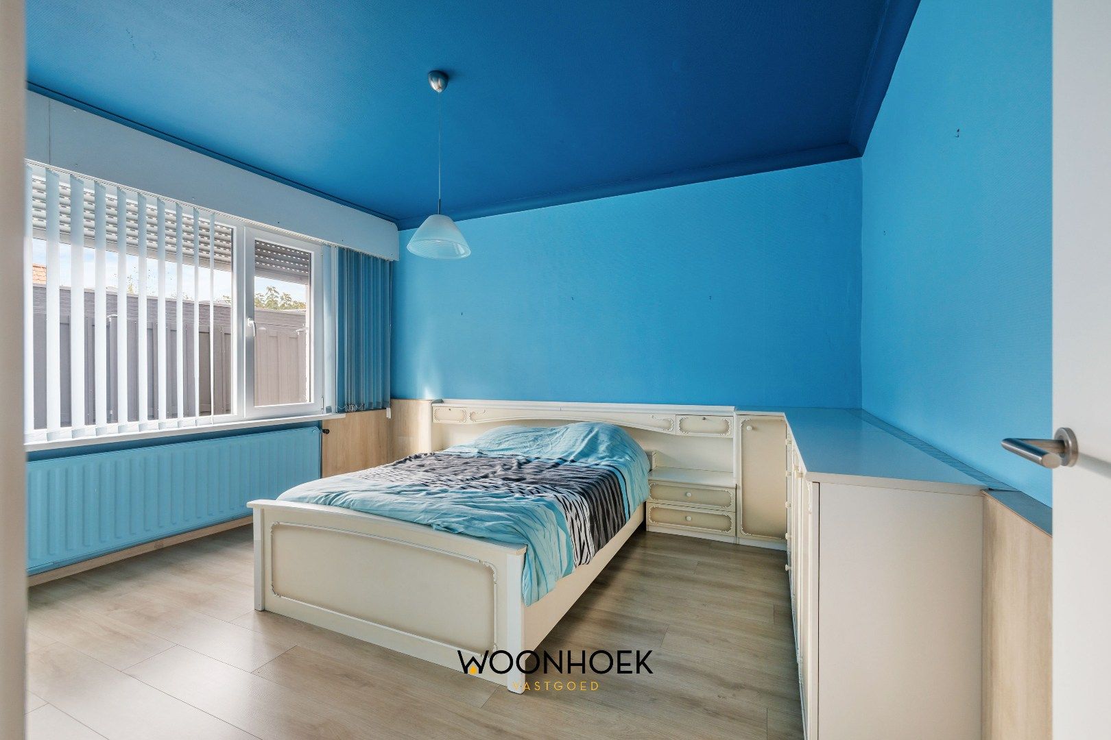 Halfopen bebouwing met 3 slaapkamers & zij-ingang.  foto 13