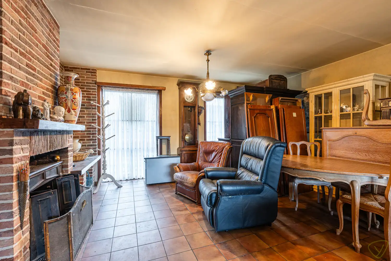 Op te frissen woning langsheen de Kriekmoerstraat te Eeklo! foto 3